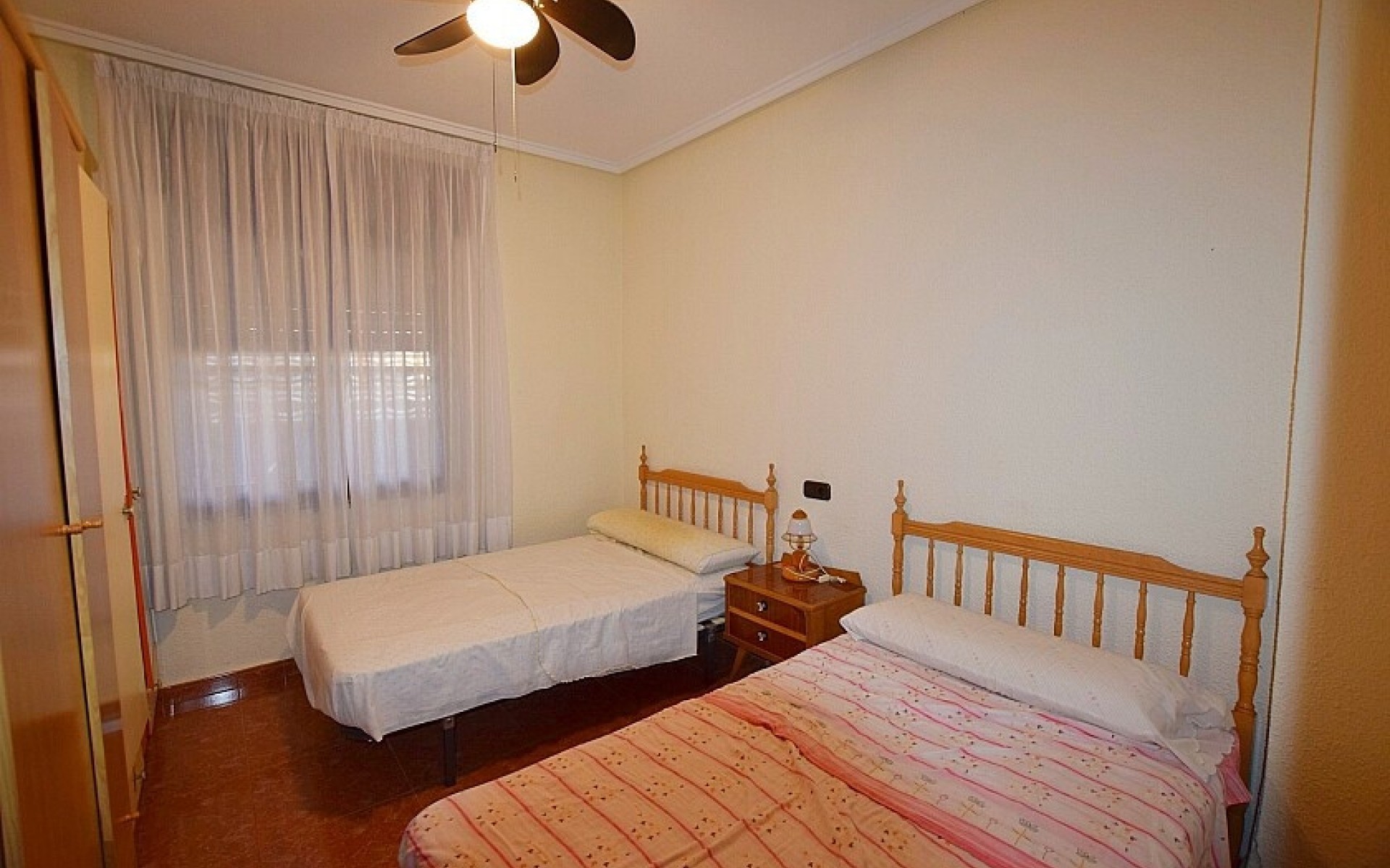 Resale - Villa - Torrevieja - Torrevieja Centro