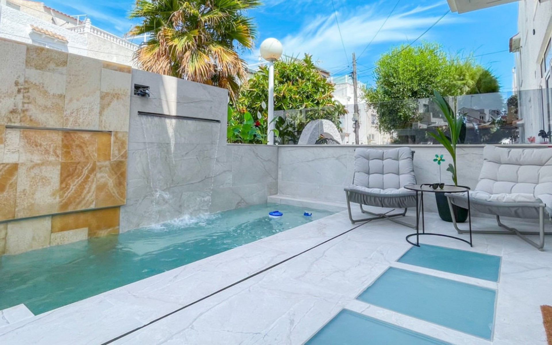 Resale - Villa - Torrevieja - Torrevieja Centro