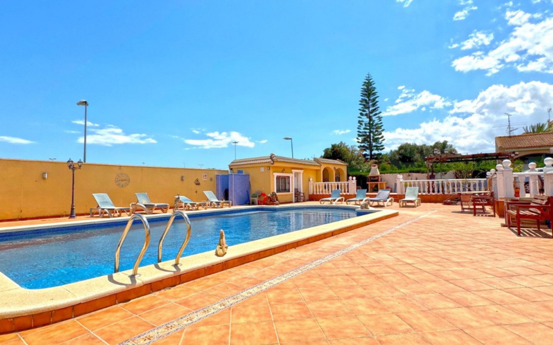 Resale - Villa - Torrevieja - Torrevieja Centro