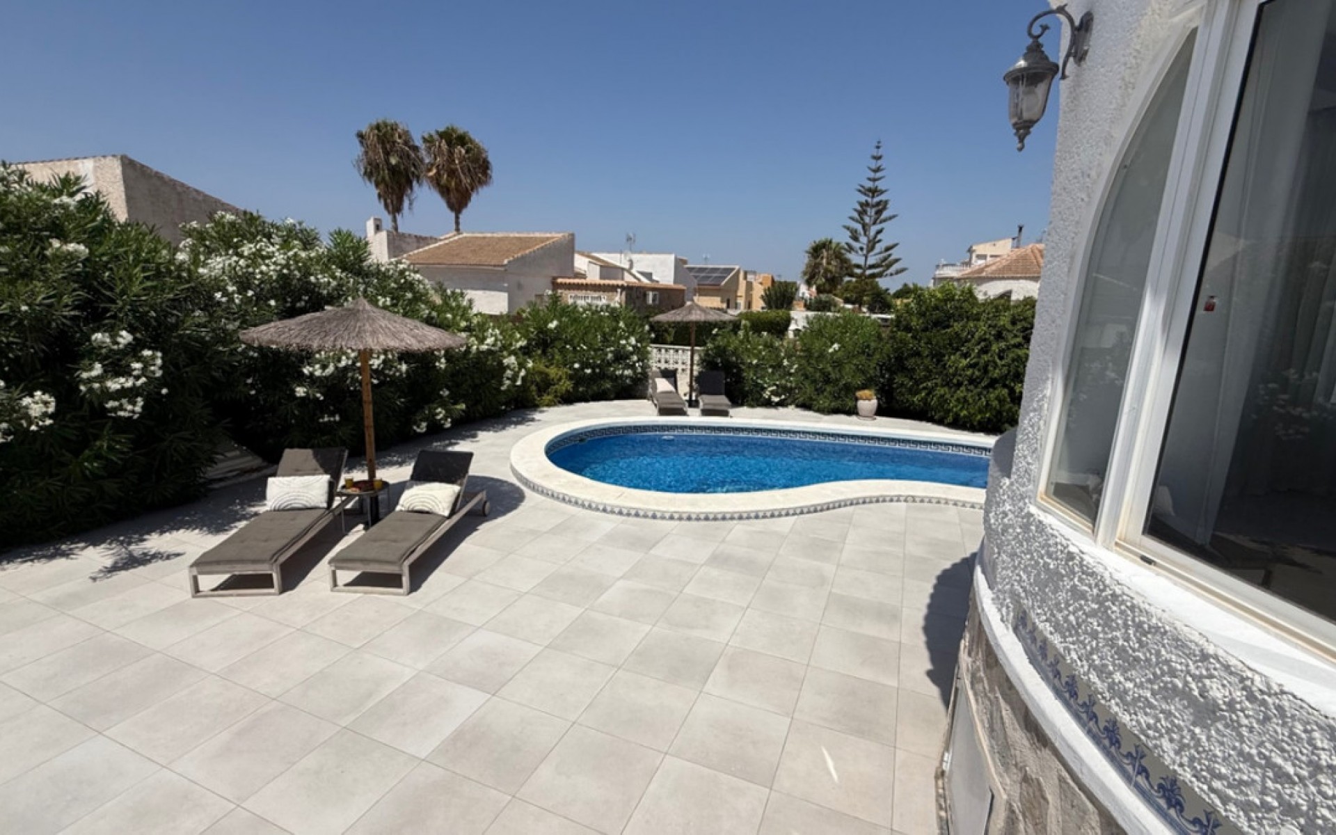 Resale - Villa - Torrevieja - Torrevieja Centro
