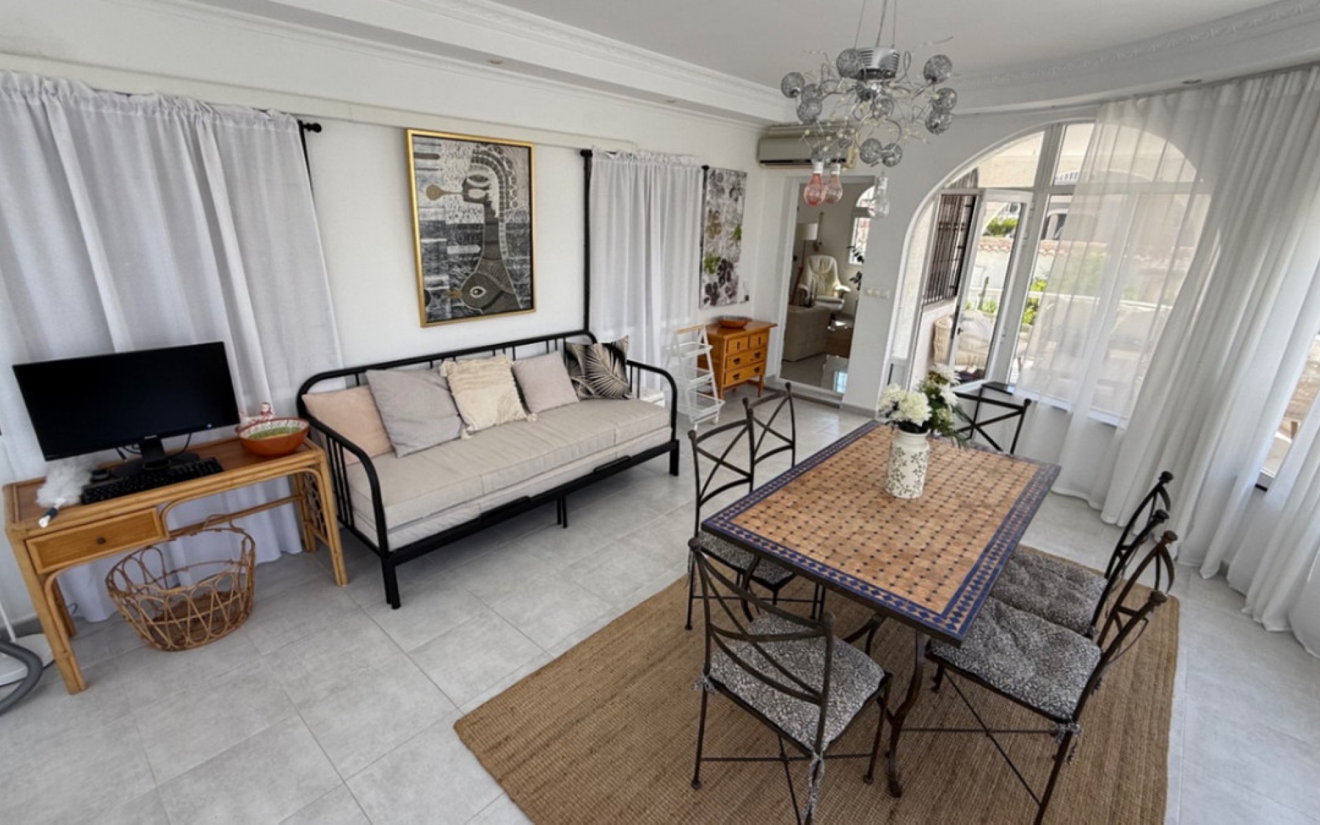 Resale - Villa - Torrevieja - Torrevieja Centro