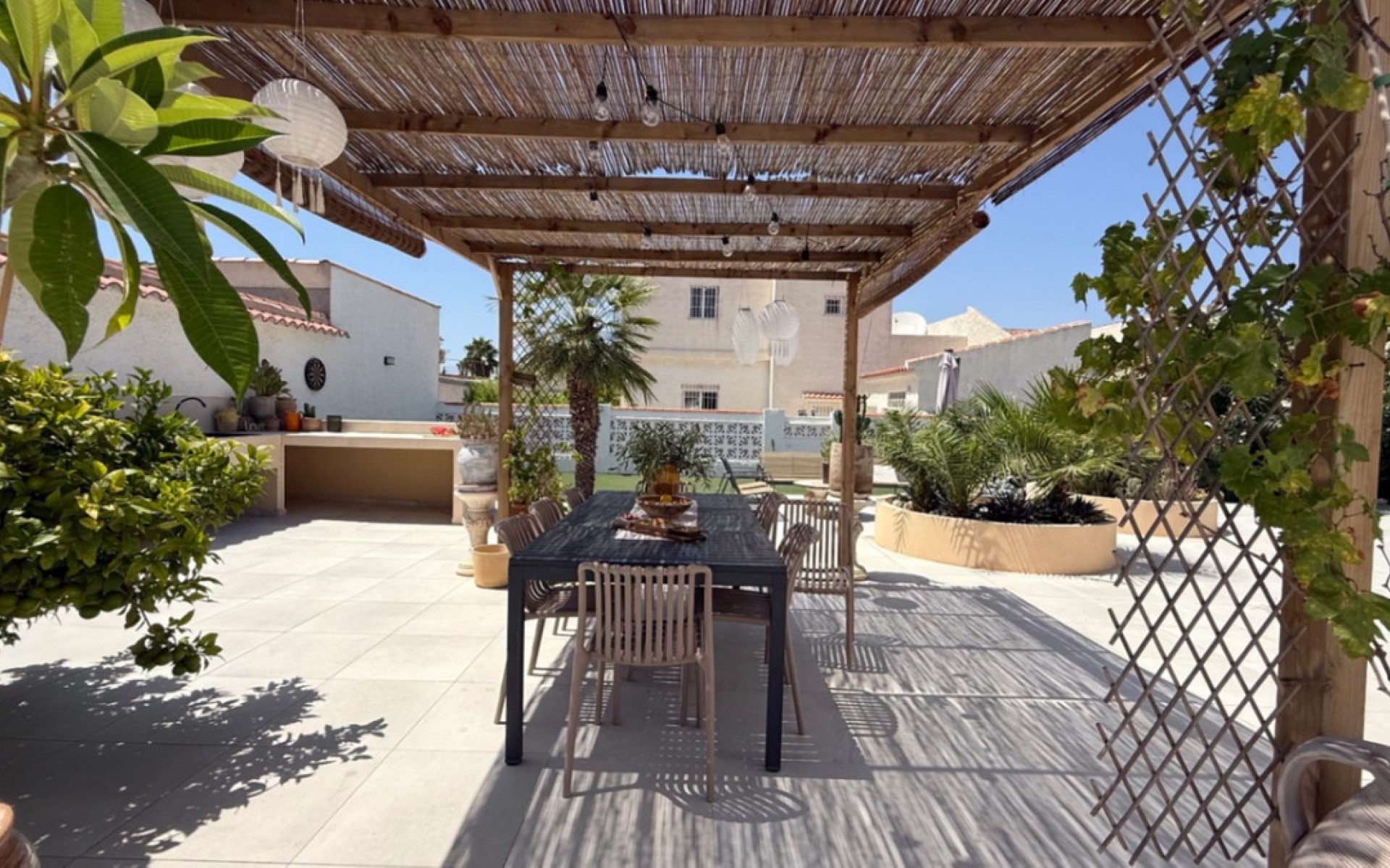 Resale - Villa - Torrevieja - Torrevieja Centro
