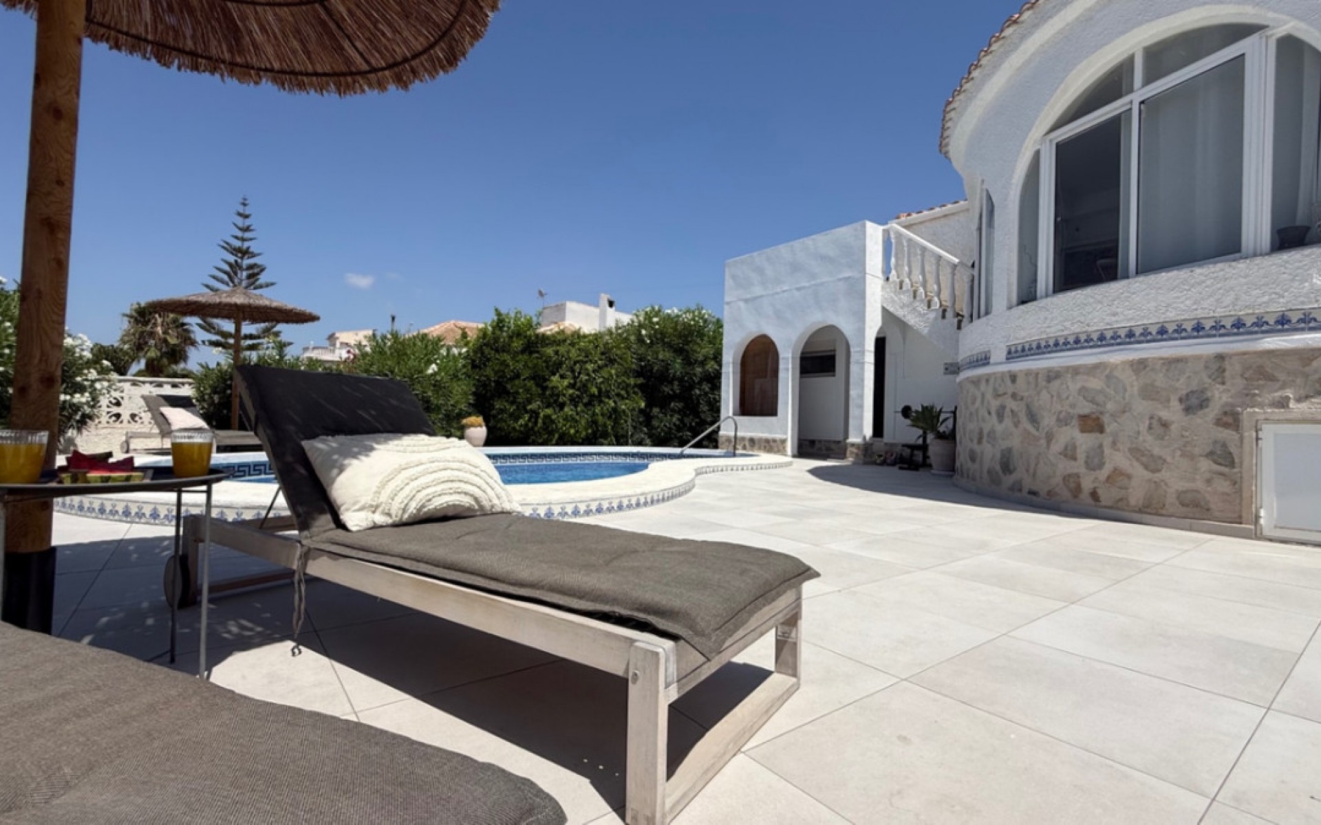 Resale - Villa - Torrevieja - Torrevieja Centro