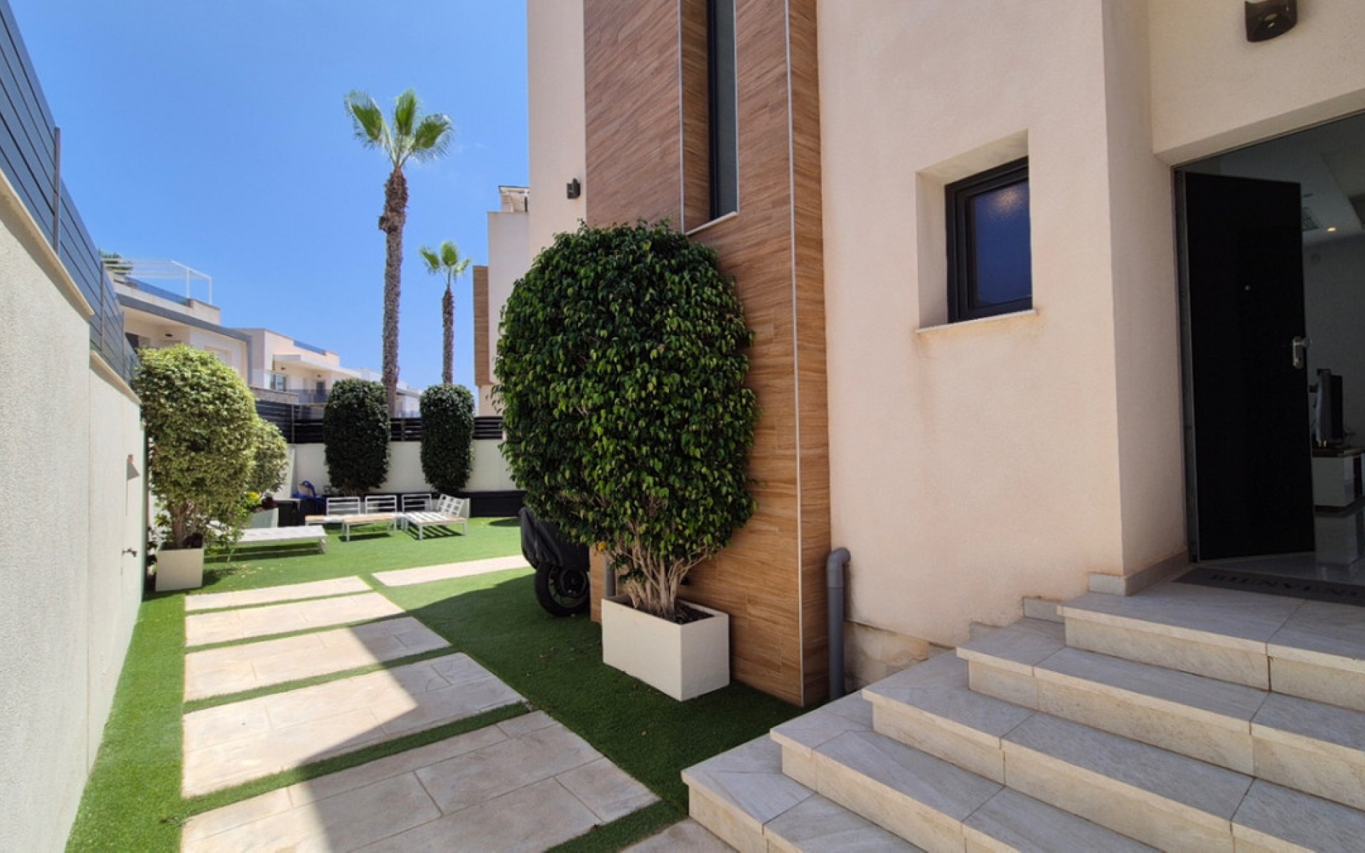 Resale - Villa - Torrevieja - Torrevieja Centro