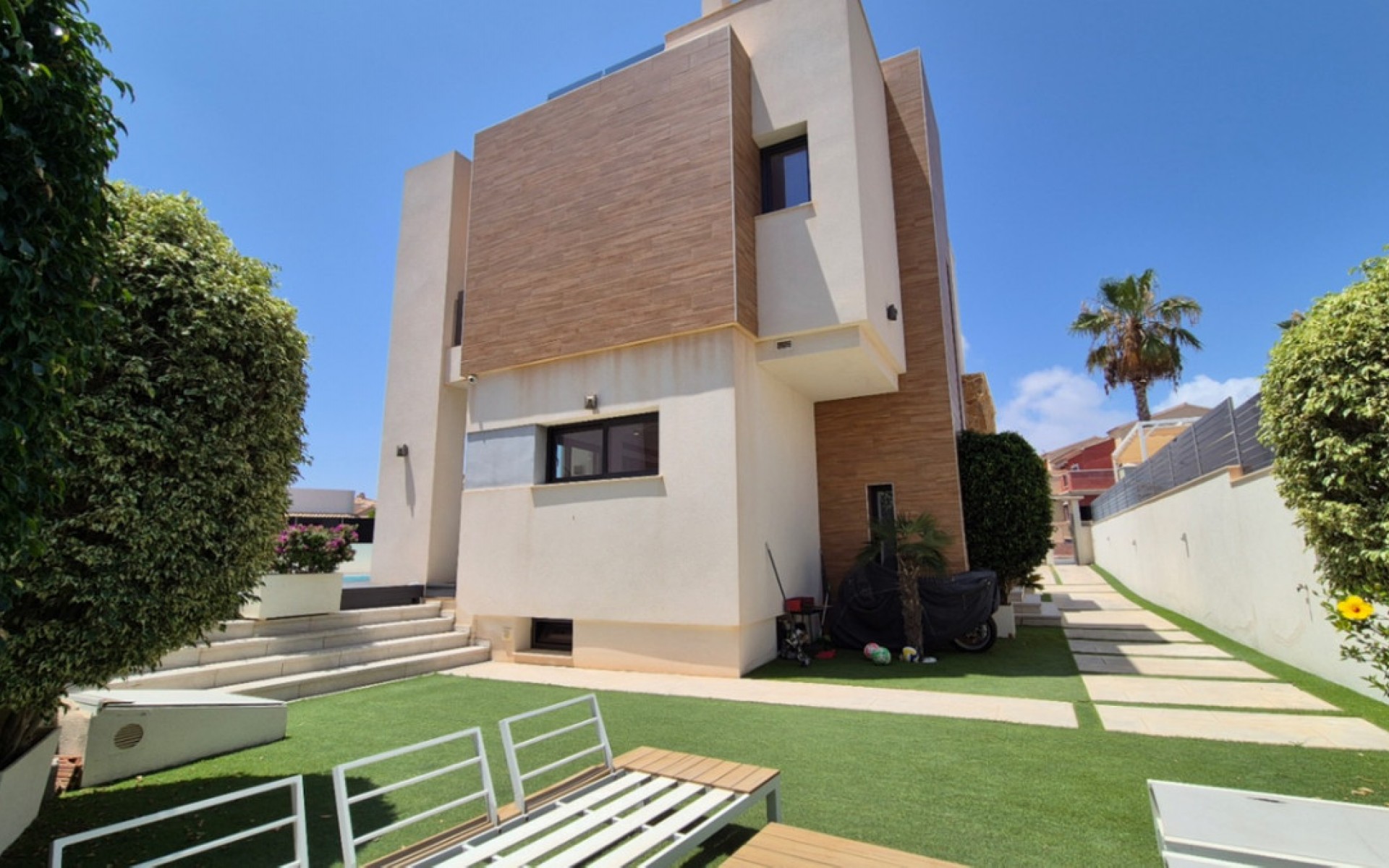 Resale - Villa - Torrevieja - Torrevieja Centro