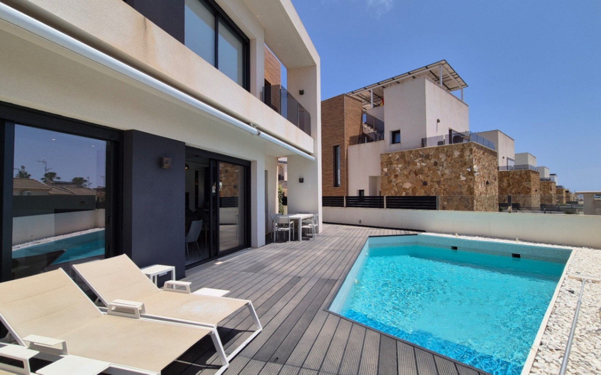 Resale - Villa - Torrevieja - Torrevieja Centro