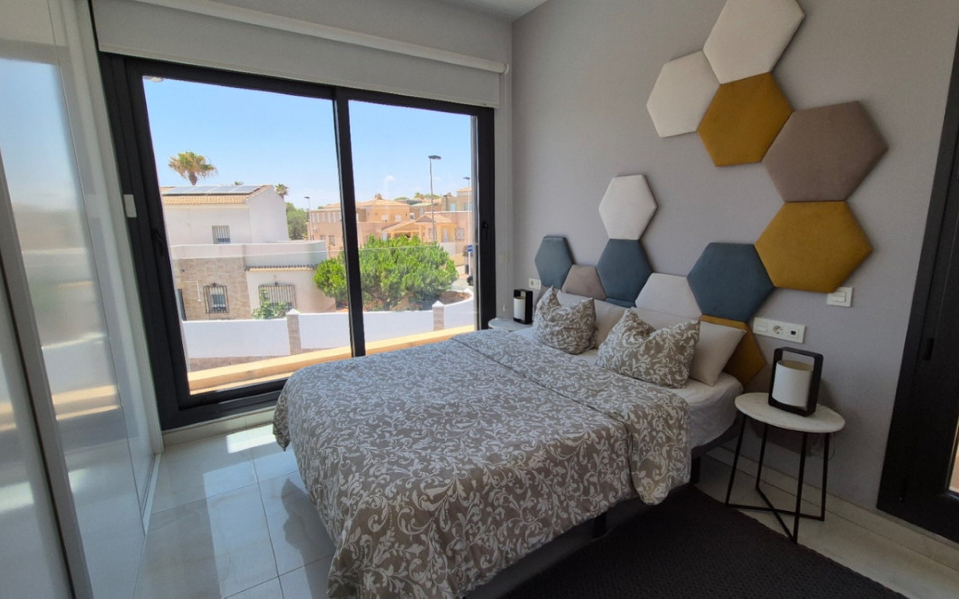 Resale - Villa - Torrevieja - Torrevieja Centro