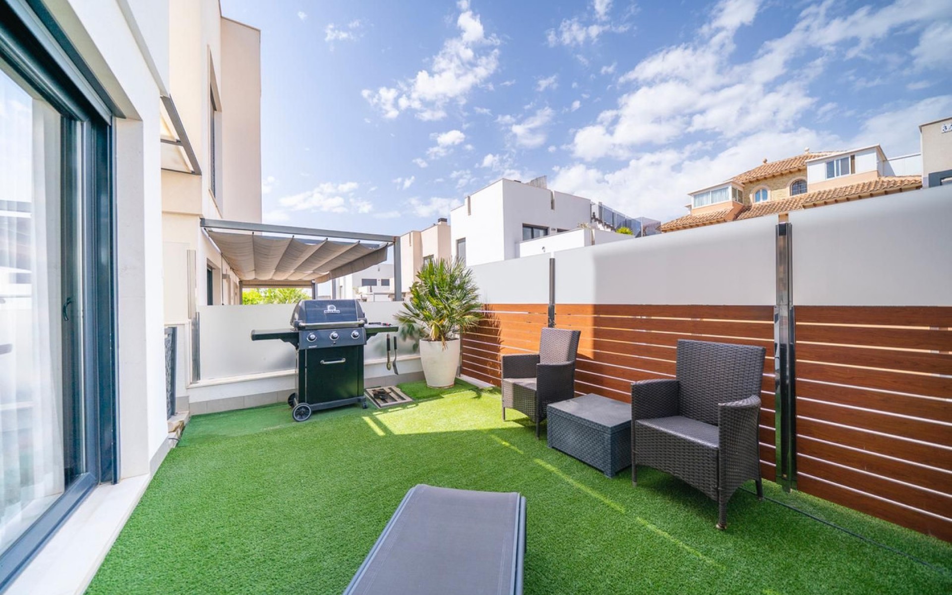 Resale - Villa - Torrevieja - Torrevieja Centro