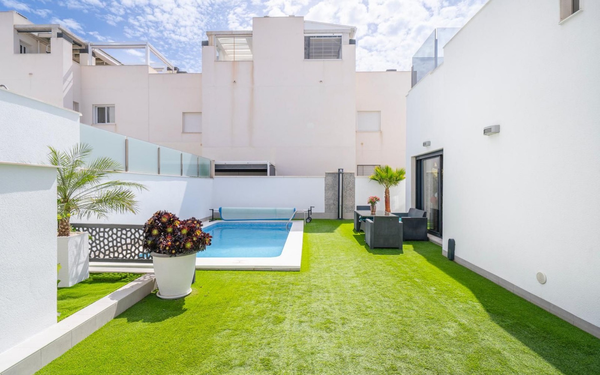 Resale - Villa - Torrevieja - Torrevieja Centro