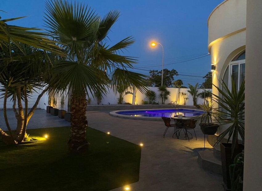 Resale - Villa - Torrevieja - Torrevieja Centro