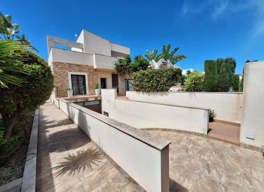 Resale - Villa - Torrevieja - Torrevieja Centro