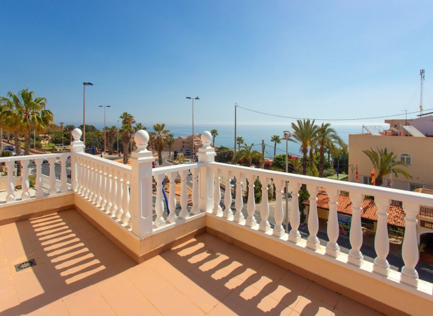 Resale - Villa - Torrevieja - Torrevieja Centro