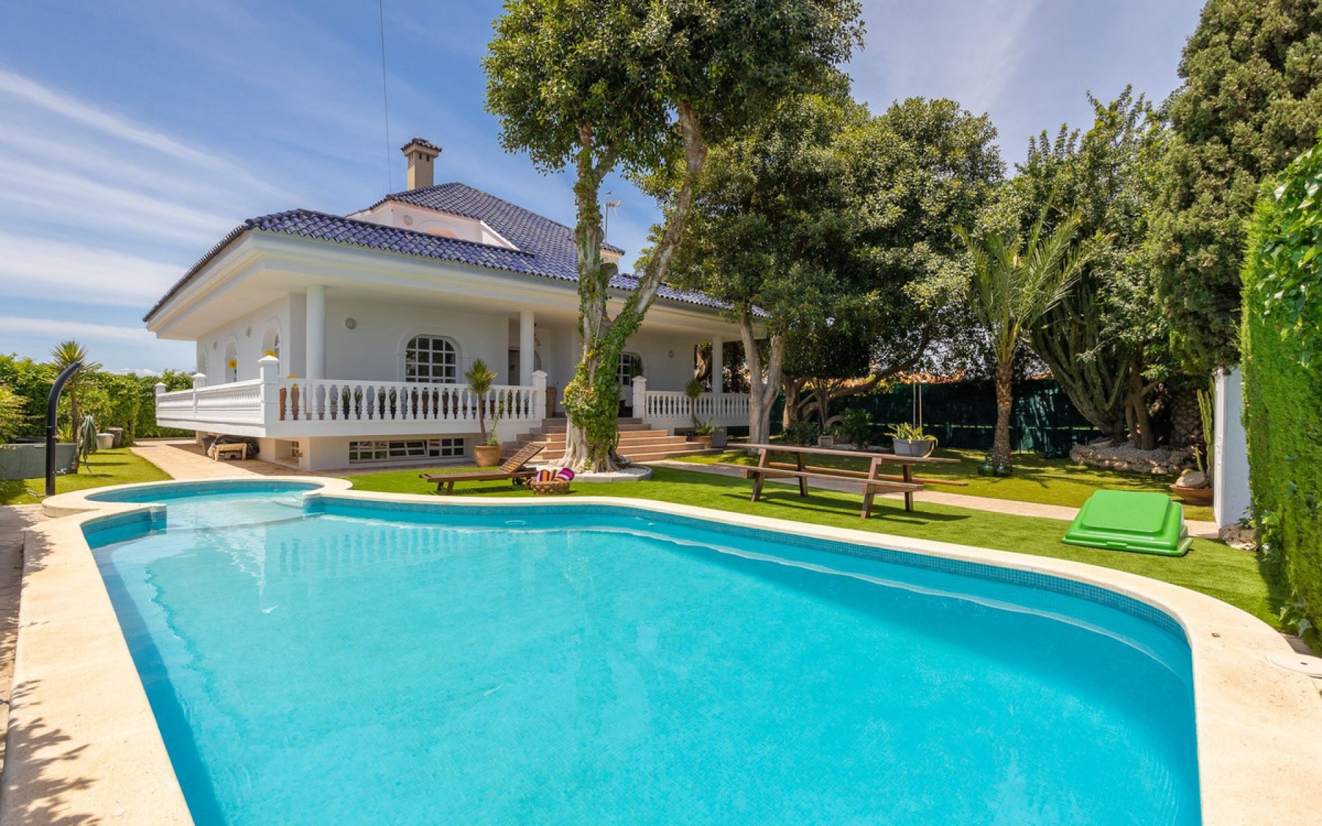 Resale - Villa - Torrevieja - Torrevieja Centro