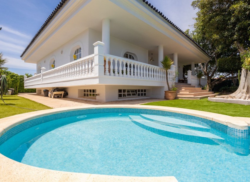 Resale - Villa - Torrevieja - Torrevieja Centro