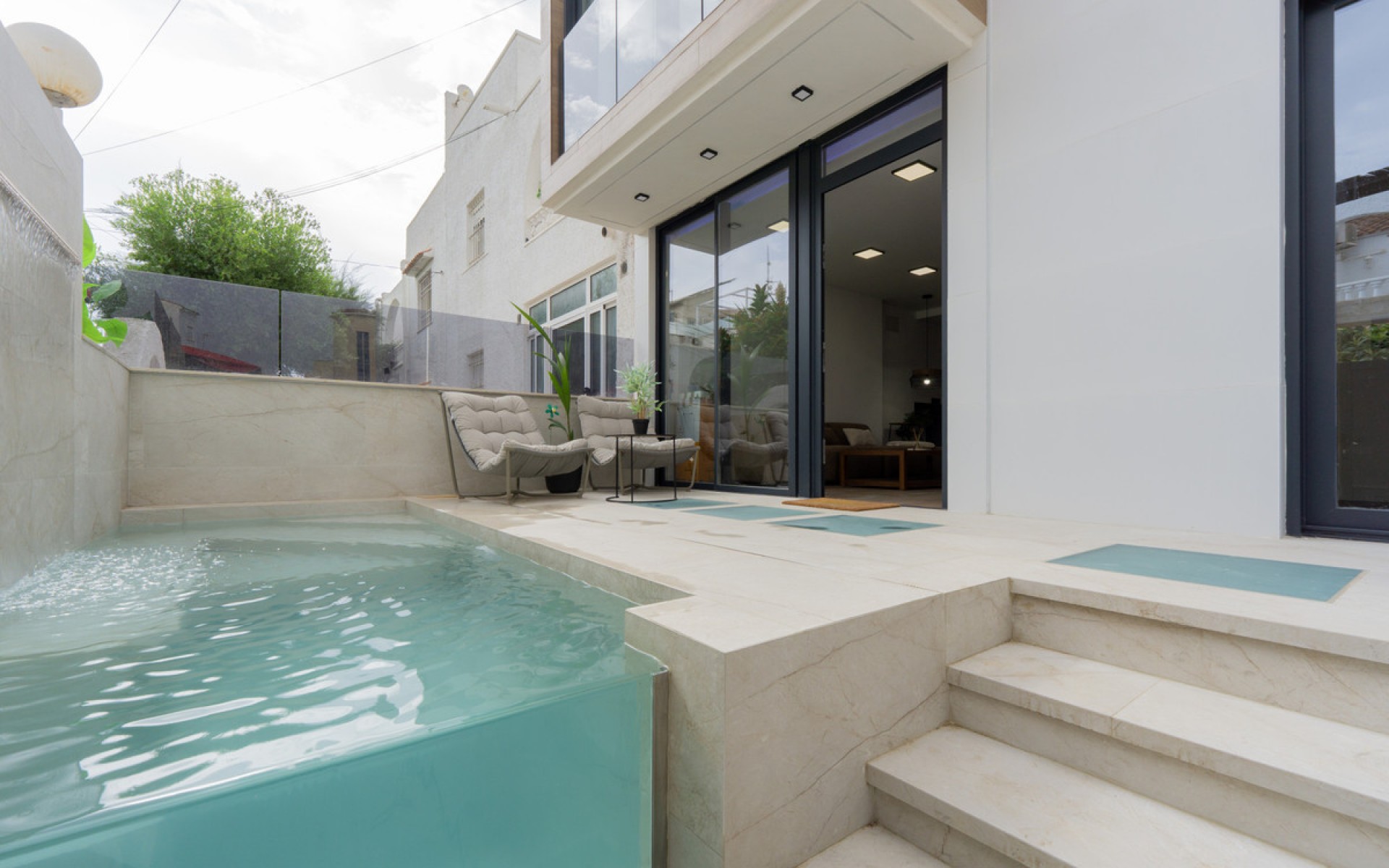 Resale - Villa - Torrevieja - Torrevieja Centro