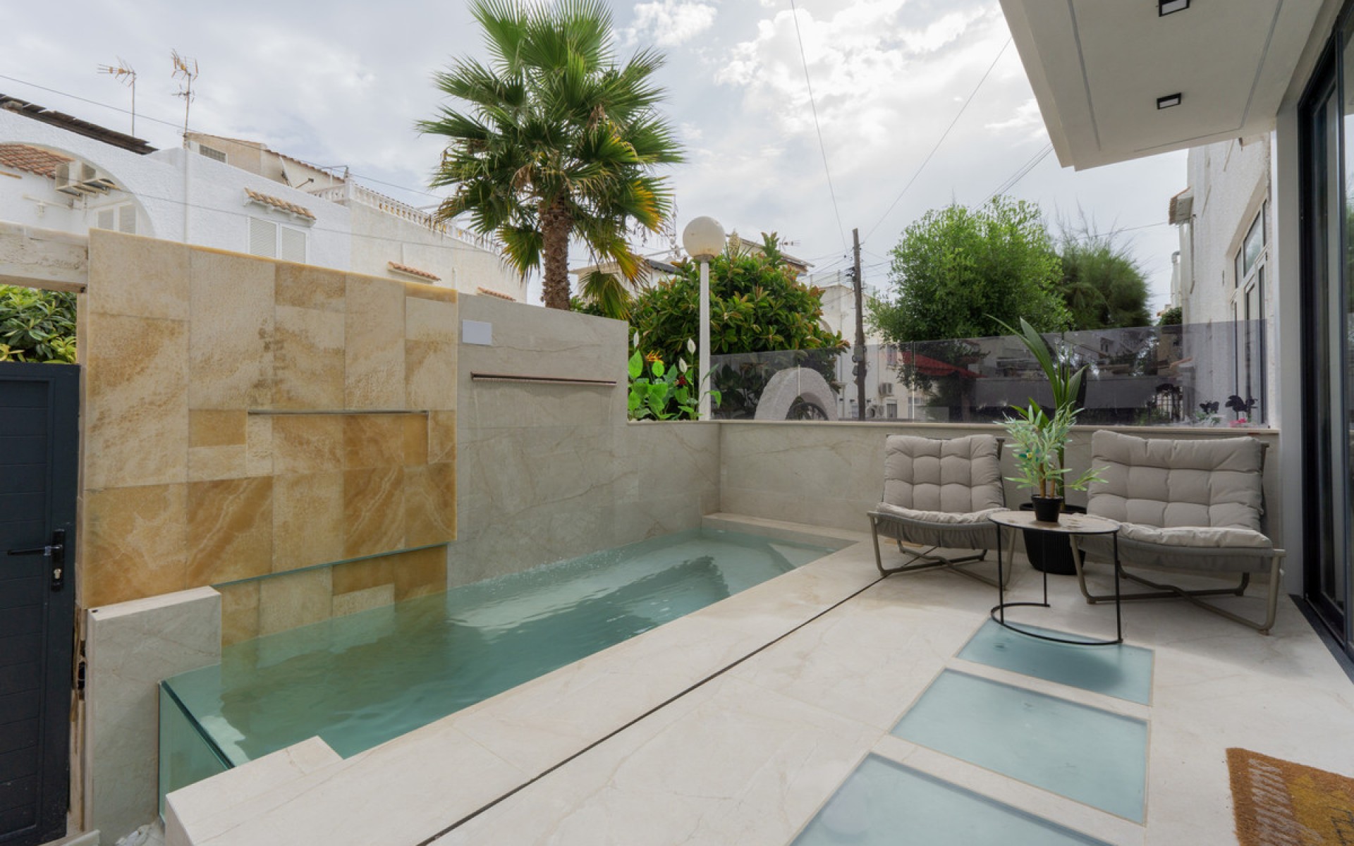 Resale - Villa - Torrevieja - Torrevieja Centro