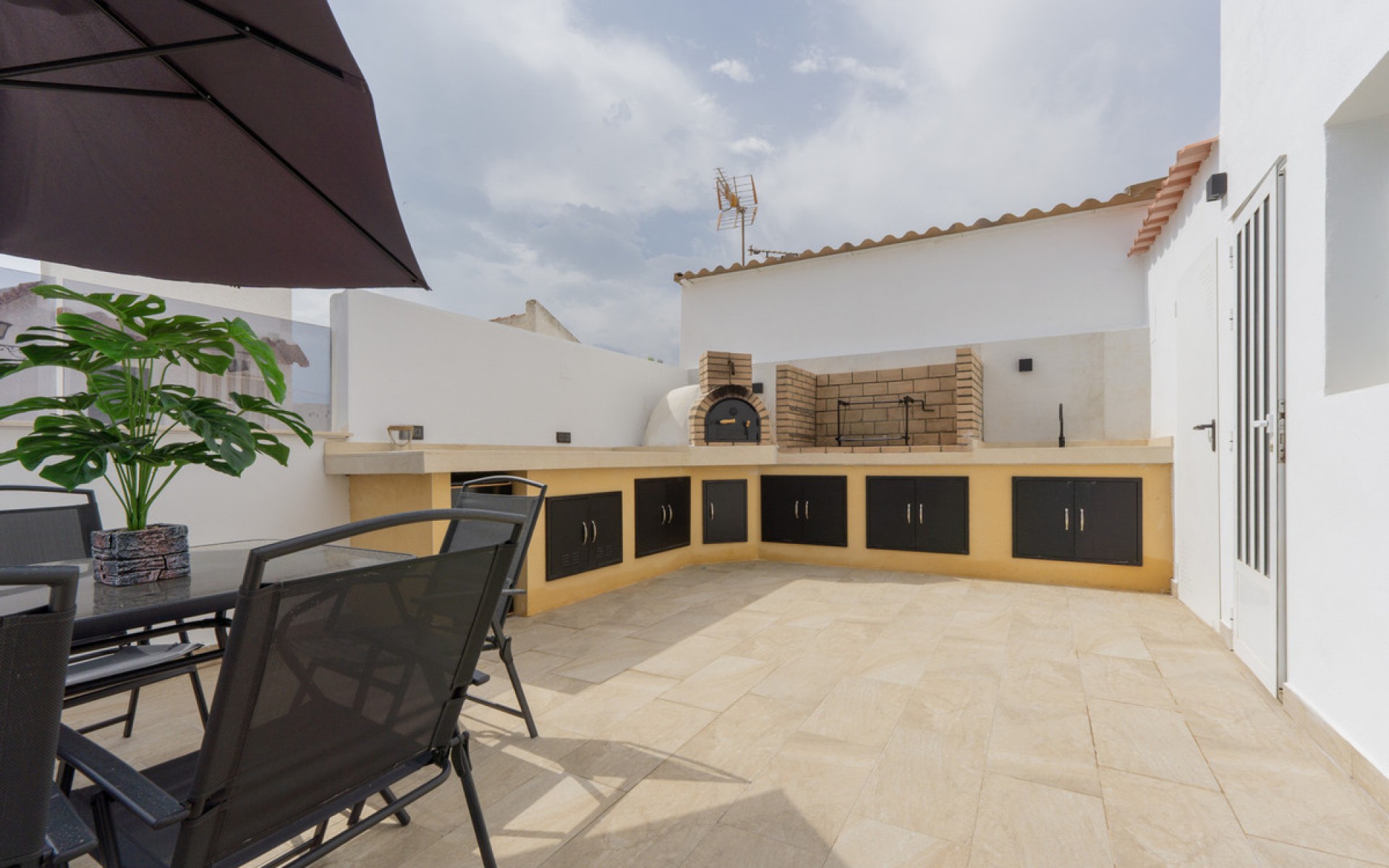 Resale - Villa - Torrevieja - Torrevieja Centro