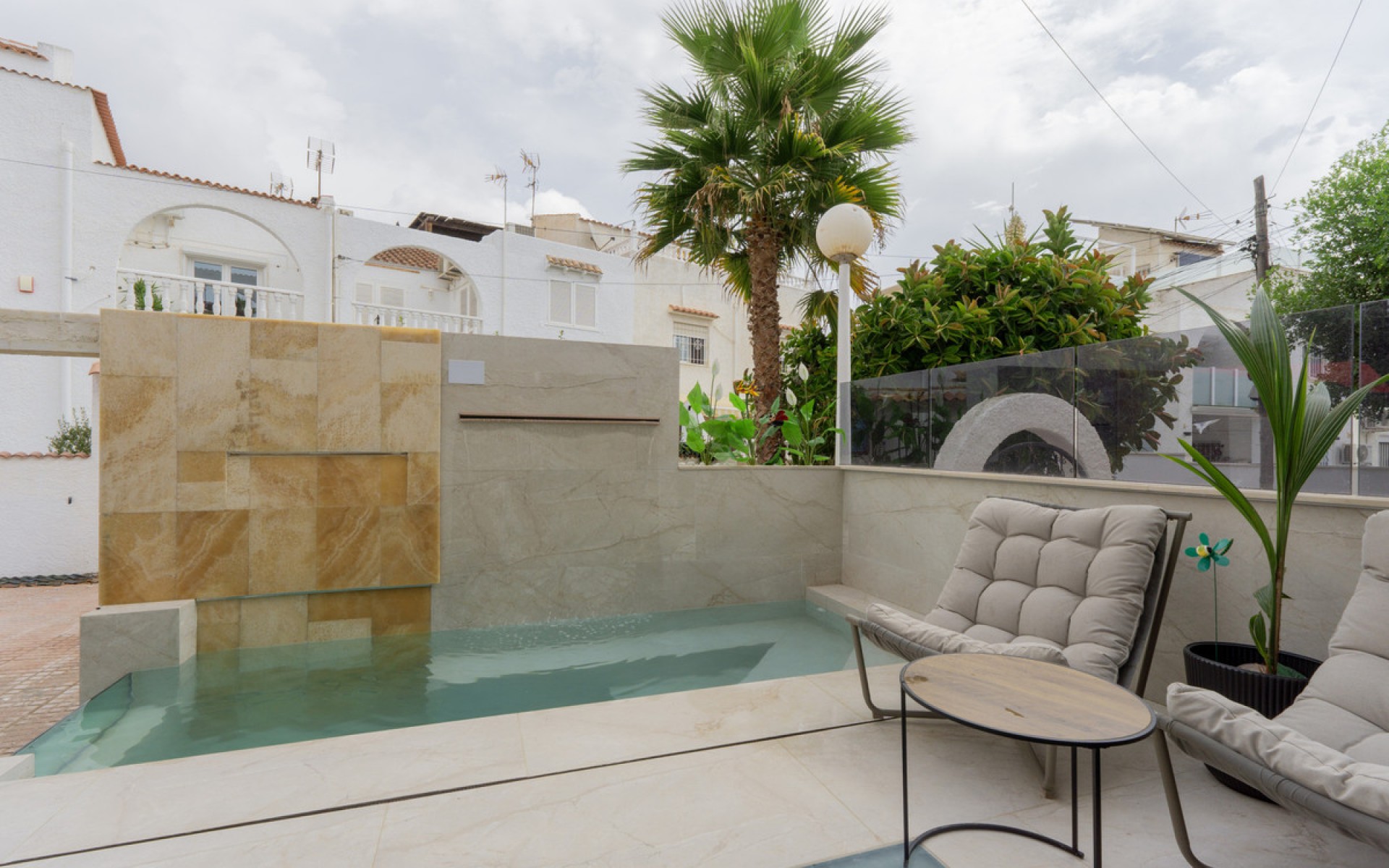 Resale - Villa - Torrevieja - Torrevieja Centro