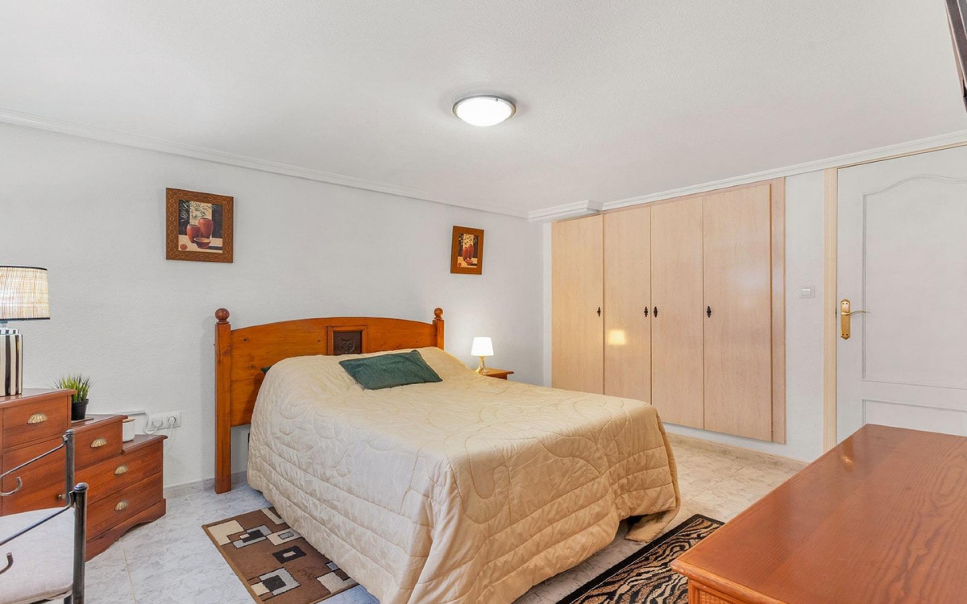 Resale - Villa - Torrevieja - Torrevieja Centro