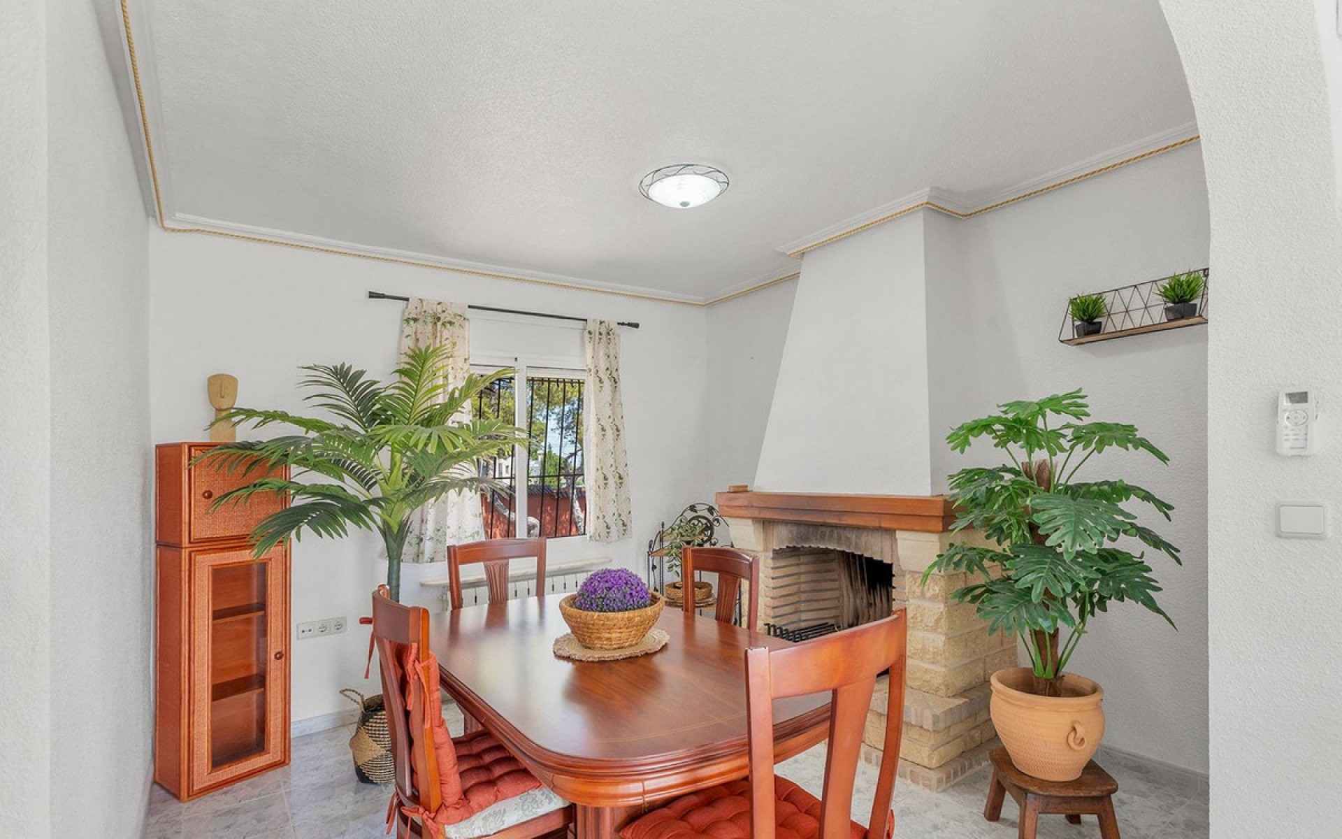 Resale - Villa - Torrevieja - Torrevieja Centro