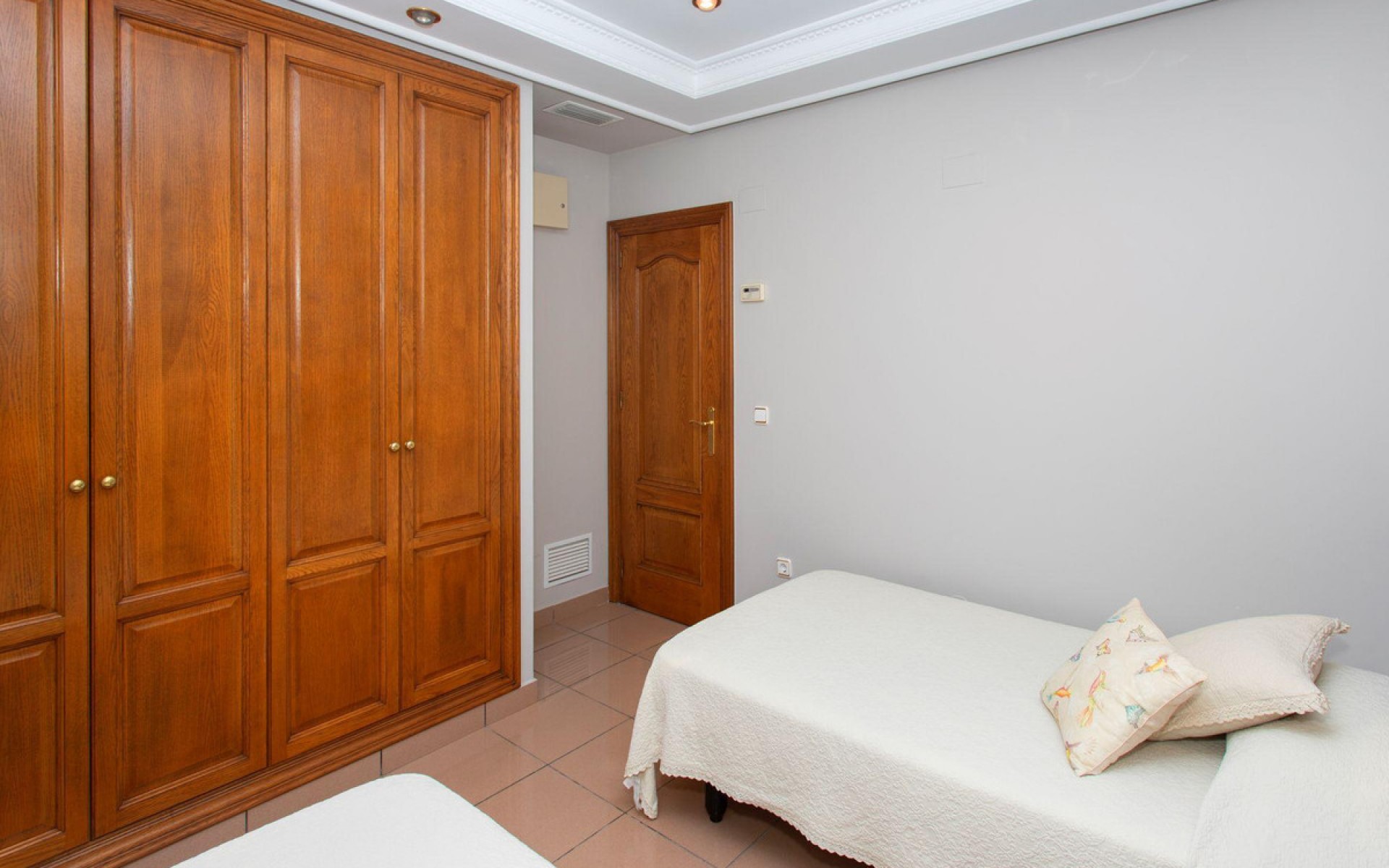 Resale - Villa - Torrevieja - Torrevieja Centro