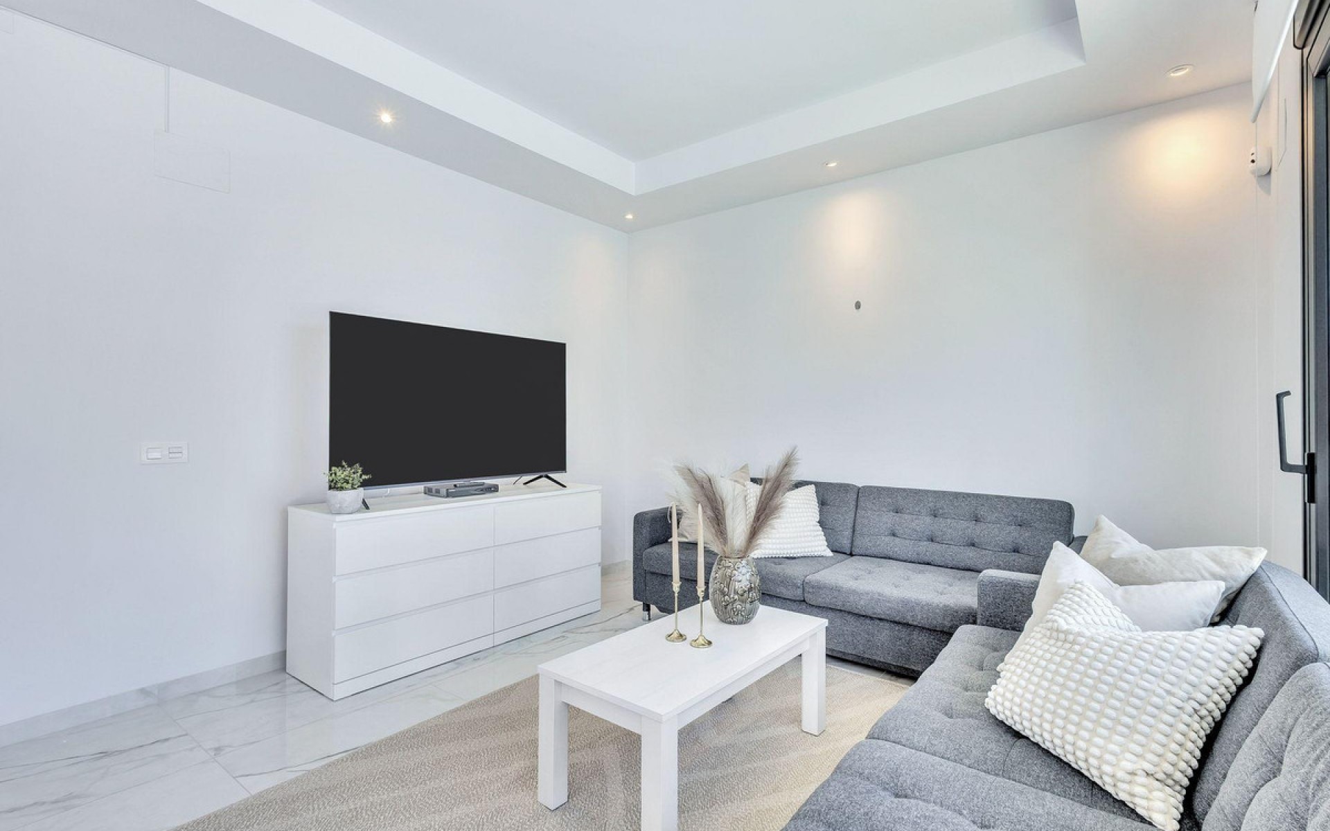 Resale - Villa - Torrevieja - Torrevieja Centro