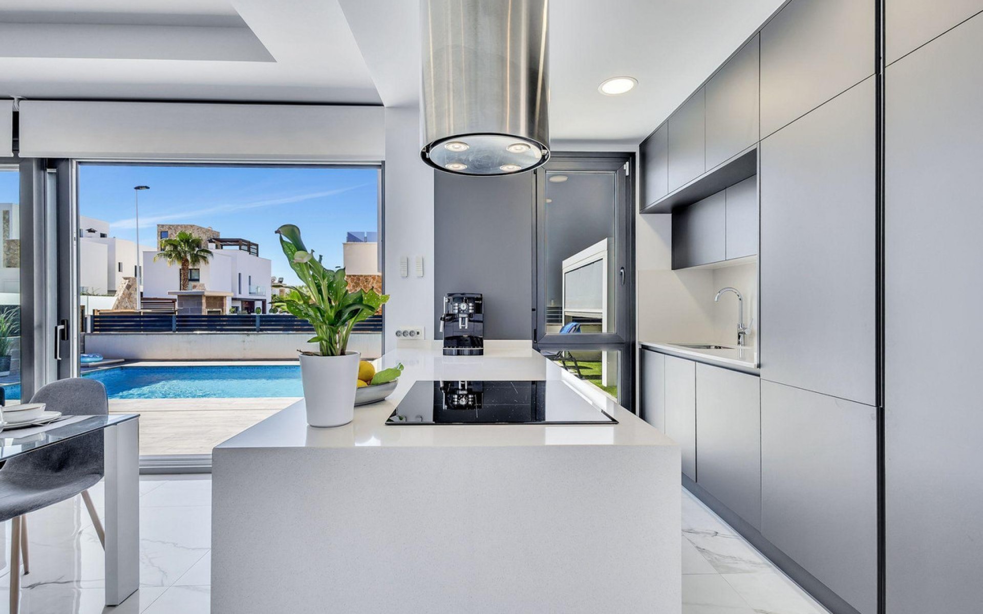 Resale - Villa - Torrevieja - Torrevieja Centro