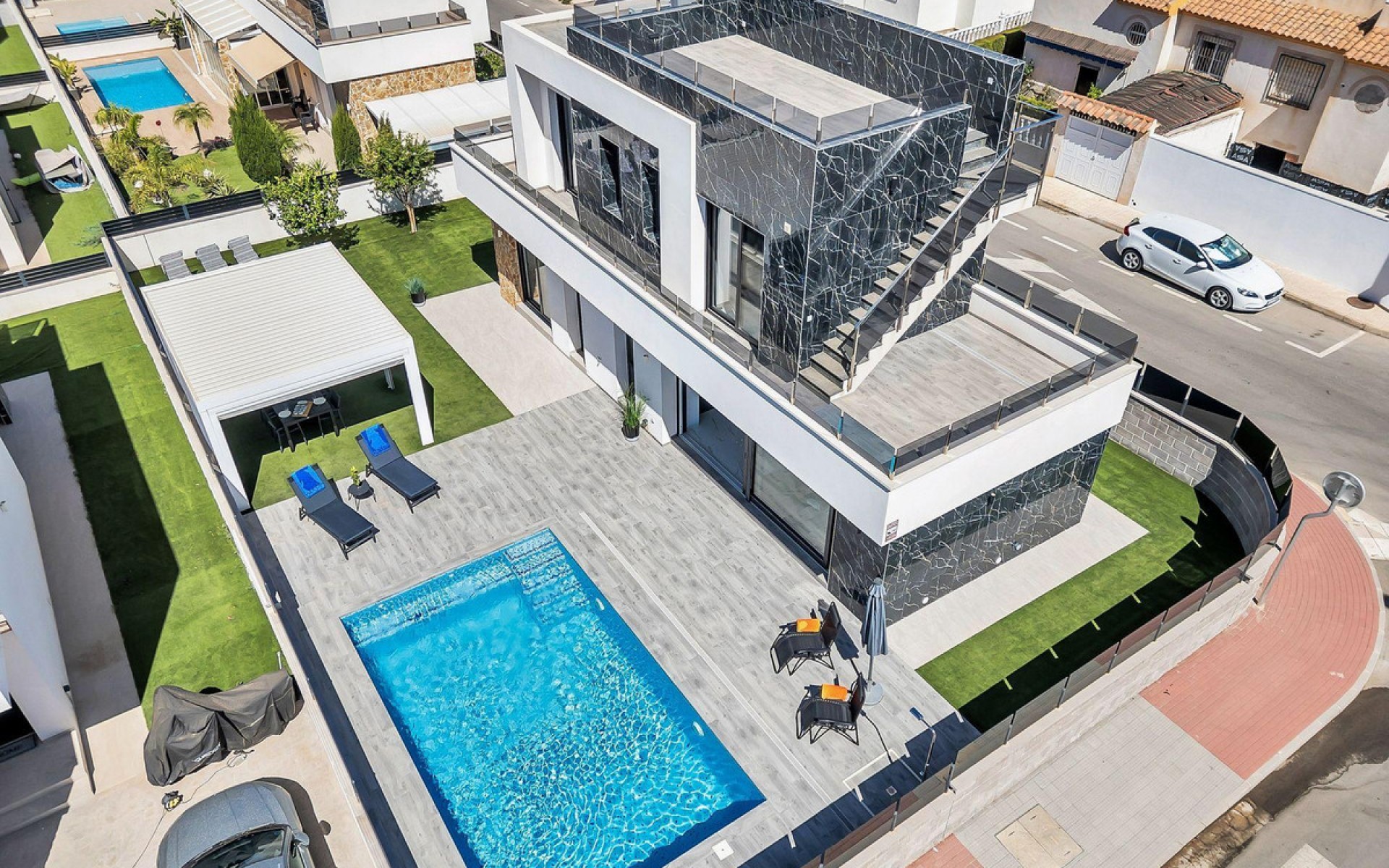 Resale - Villa - Torrevieja - Torrevieja Centro