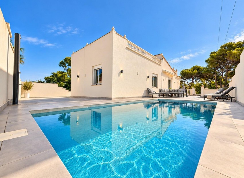 Resale - Villa - Torrevieja - Torrevieja Centro