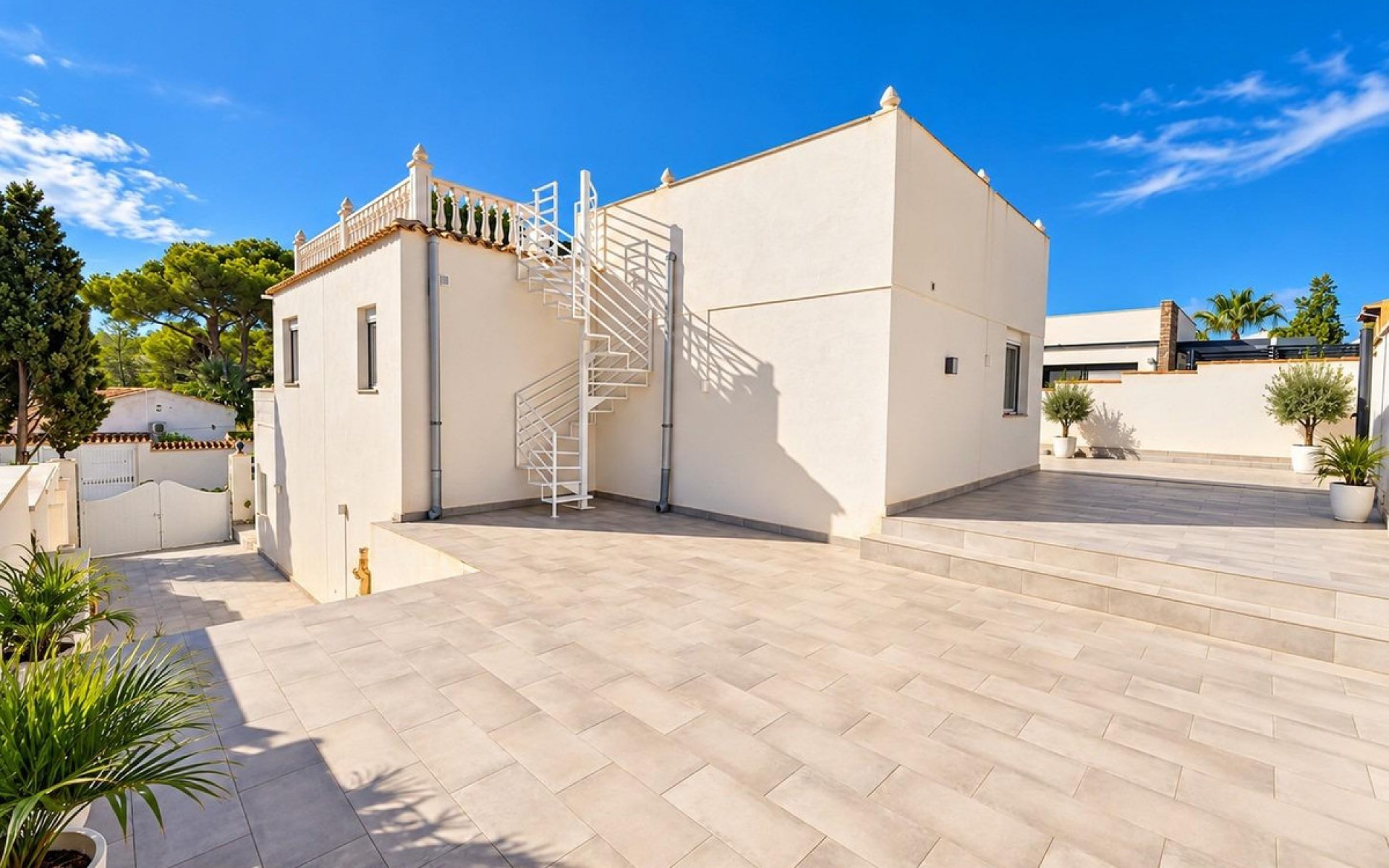 Resale - Villa - Torrevieja - Torrevieja Centro