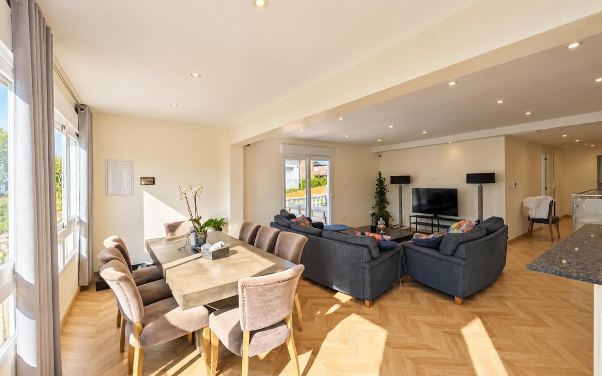 Resale - Villa - Torrevieja - Torrevieja Centro