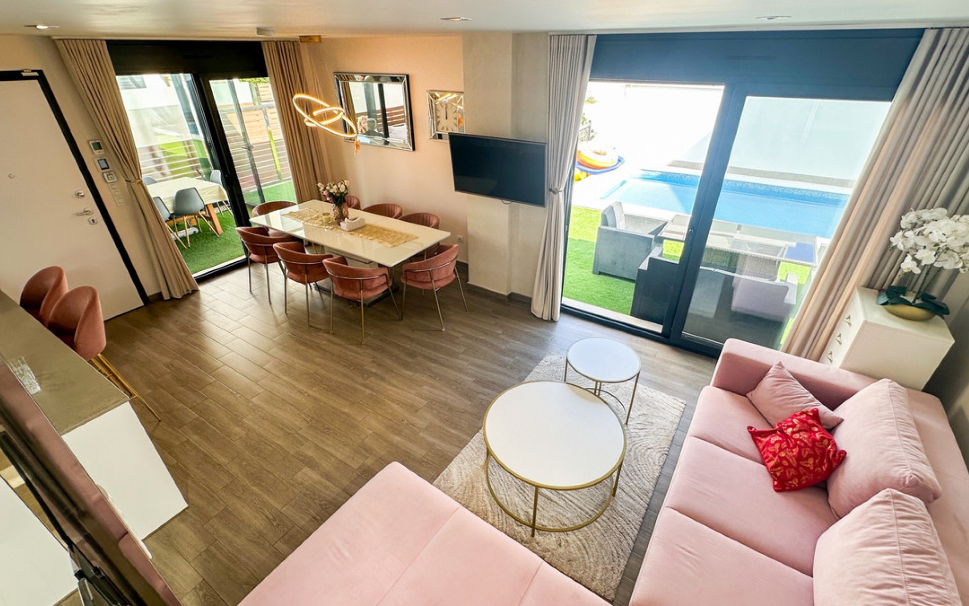 Resale - Villa - Torrevieja - Torrevieja Centro