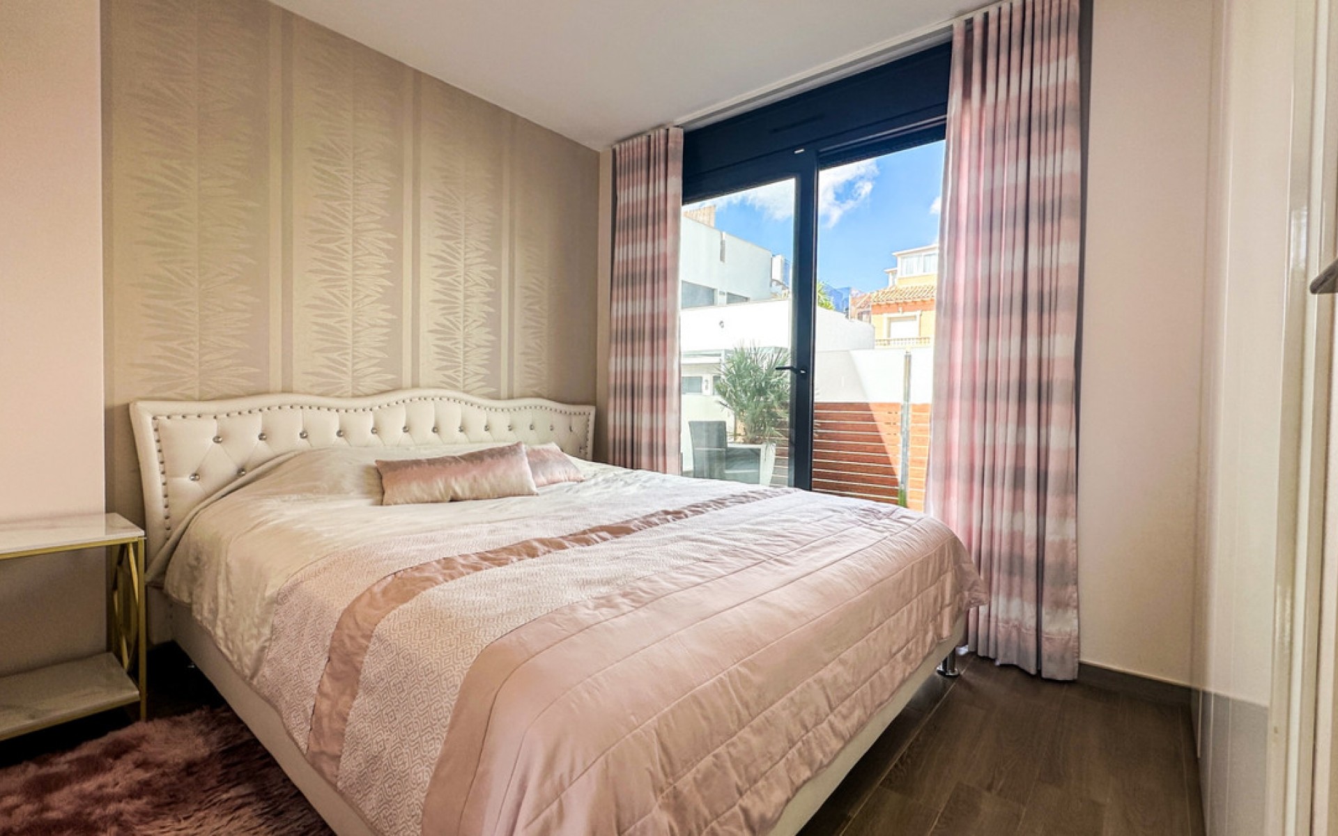 Resale - Villa - Torrevieja - Torrevieja Centro