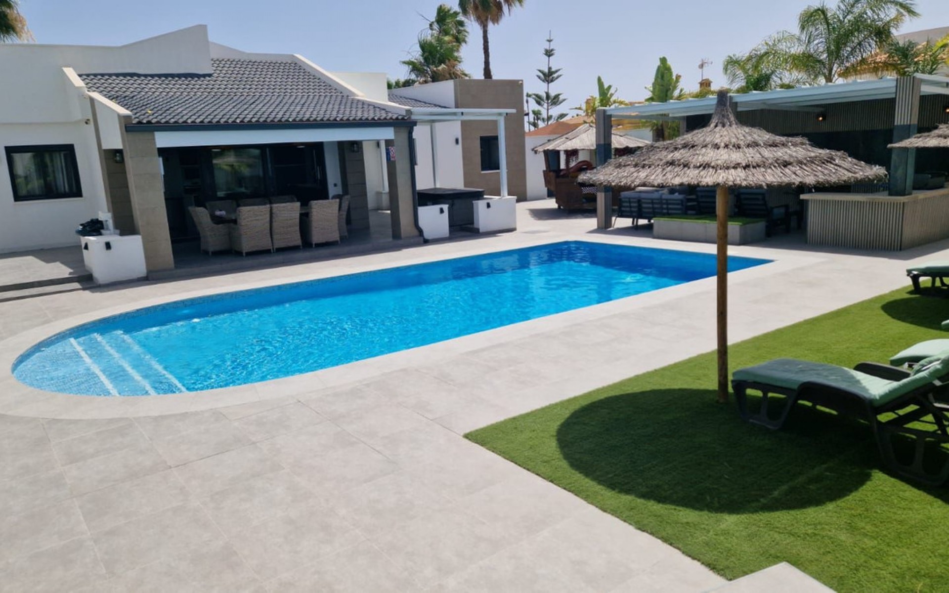 Resale - Villa - Torrevieja - Torrevieja Centro