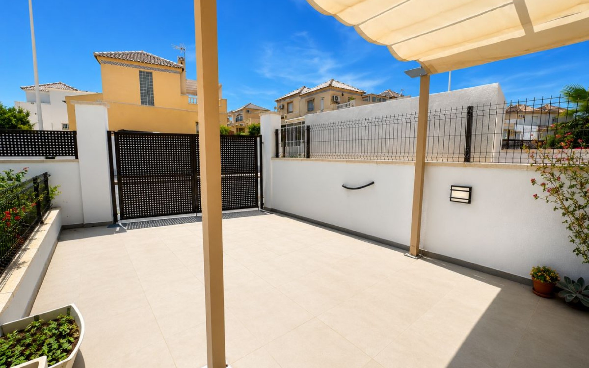 Resale - Villa - Torrevieja - Torrevieja Centro