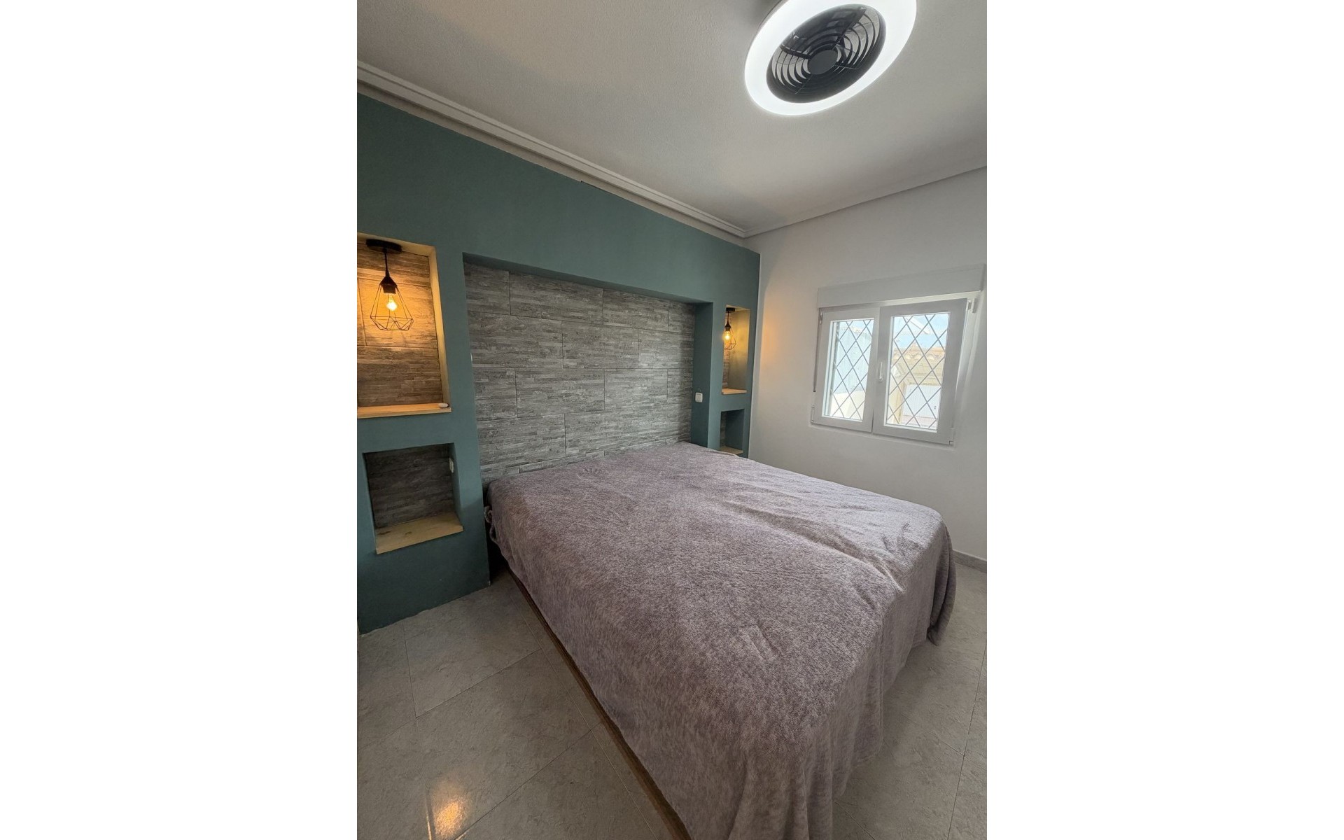 Resale - Villa - Torrevieja - Torrevieja Centro