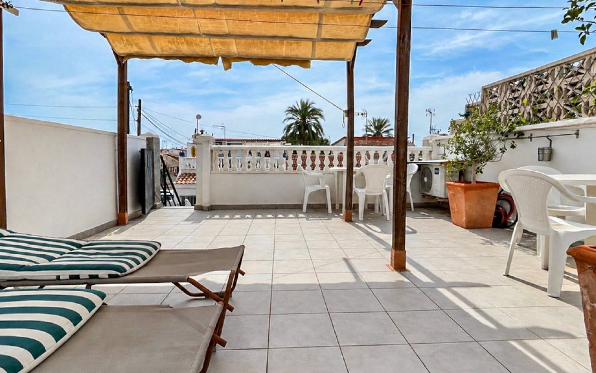 Resale - Villa - Torrevieja - Torrevieja Centro