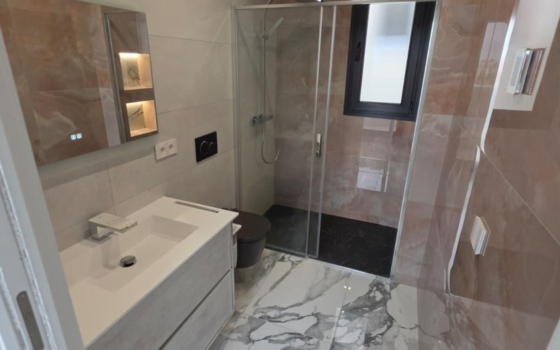 Resale - Villa - Torrevieja - Torrevieja Centro