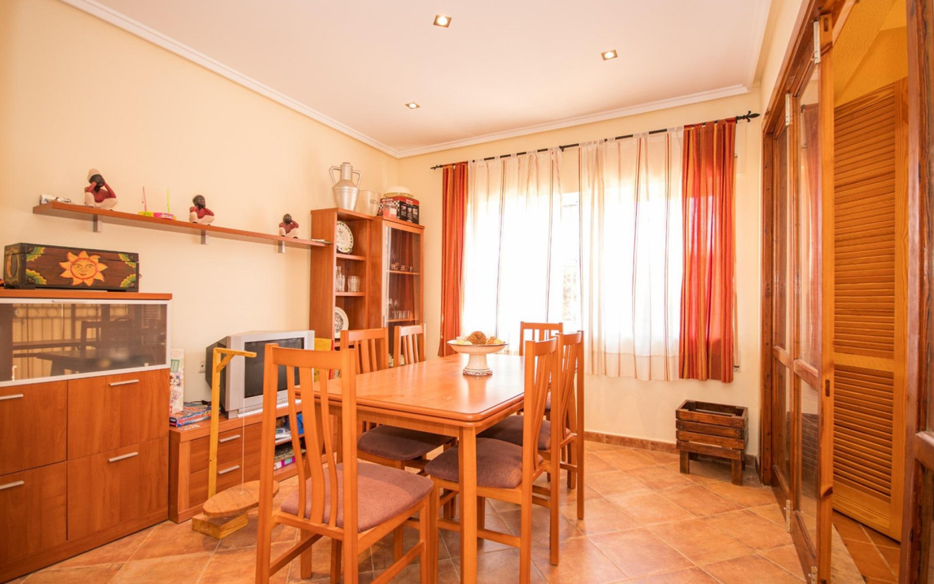 Resale - Villa - Torrevieja - Torrevieja Centro