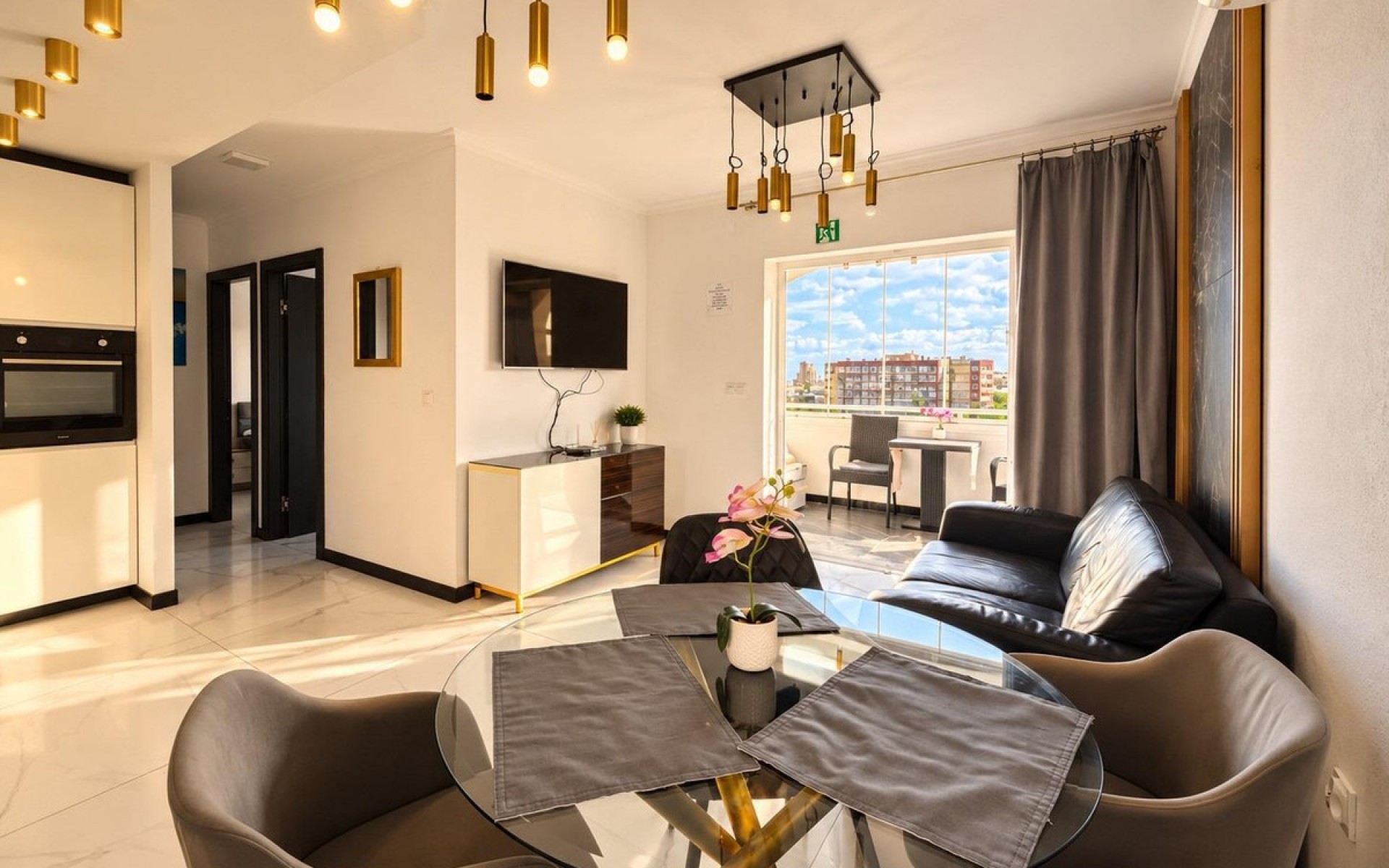 Resale - Villa - Torrevieja - Torrevieja Centro