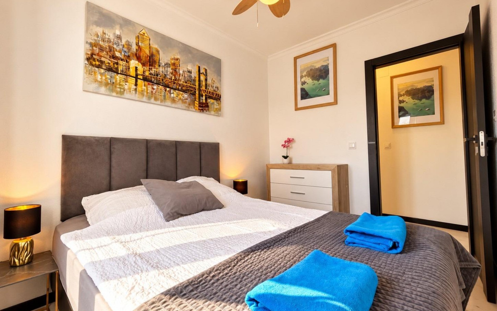 Resale - Villa - Torrevieja - Torrevieja Centro