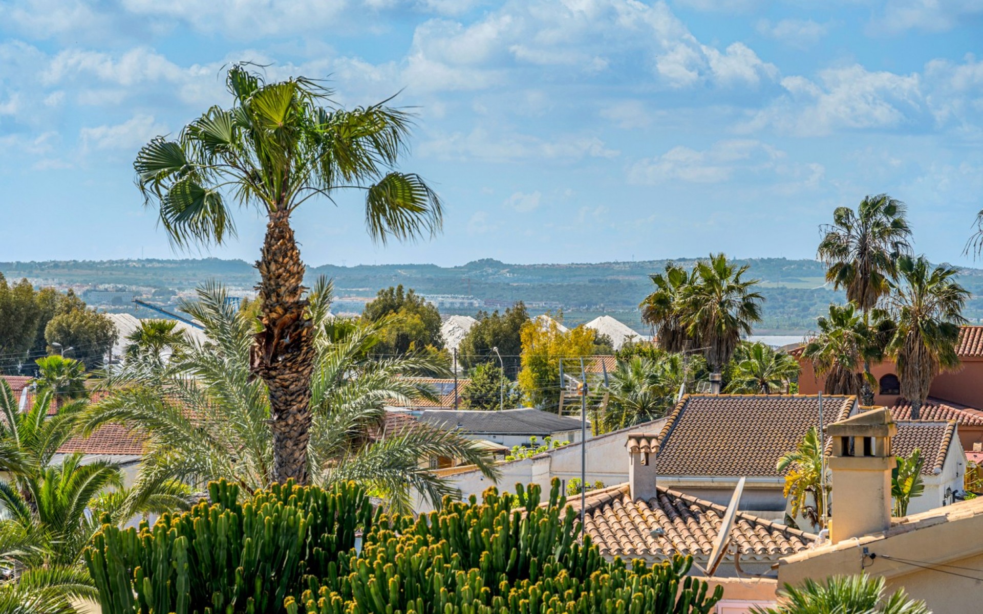 Resale - Villa - Torrevieja