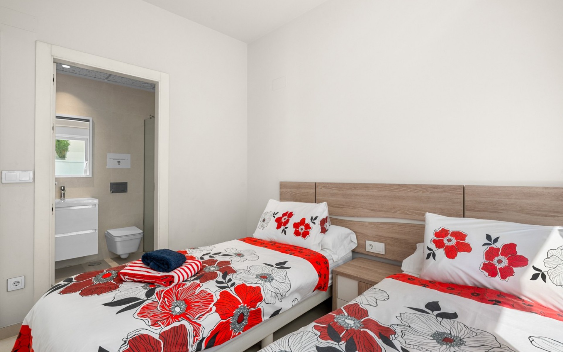 Resale - Villa - Torrevieja