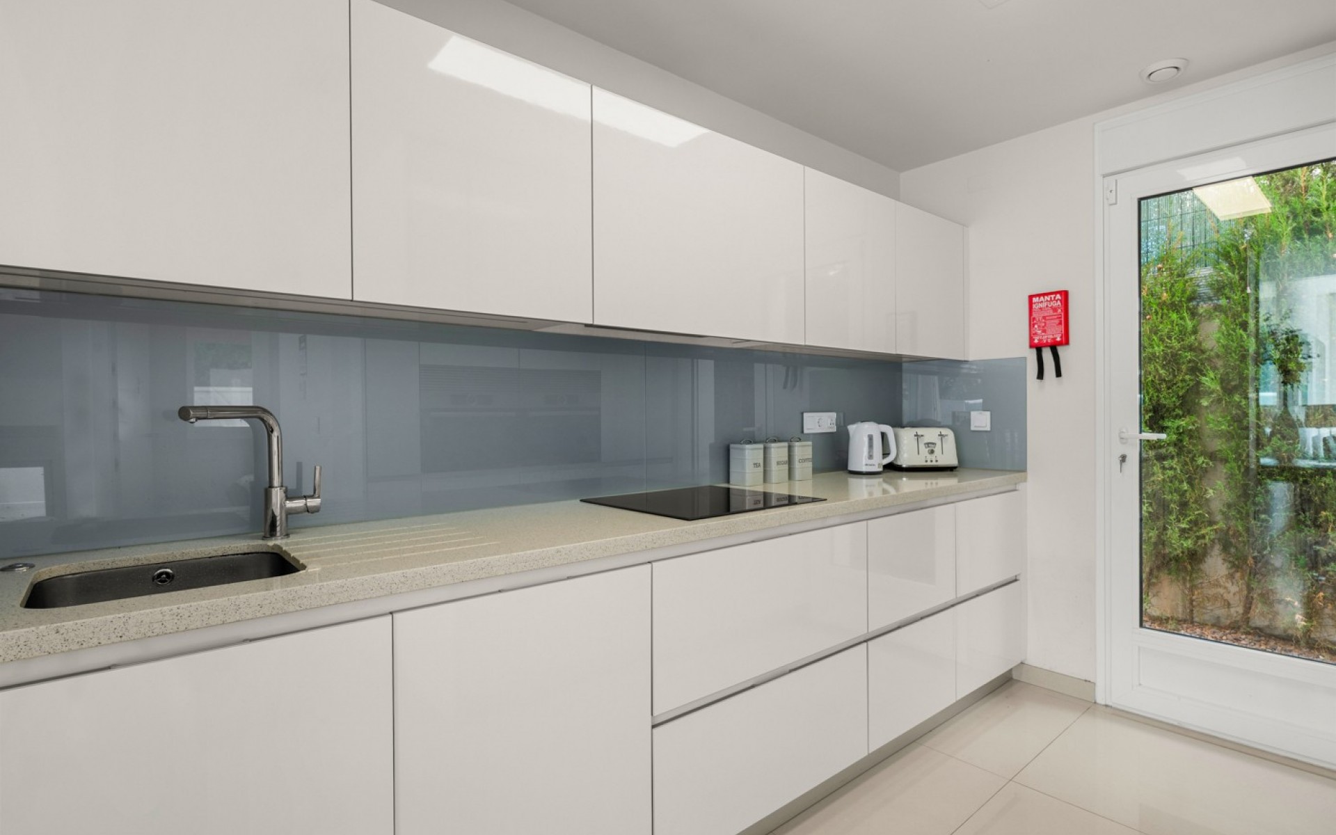 Resale - Villa - Torrevieja