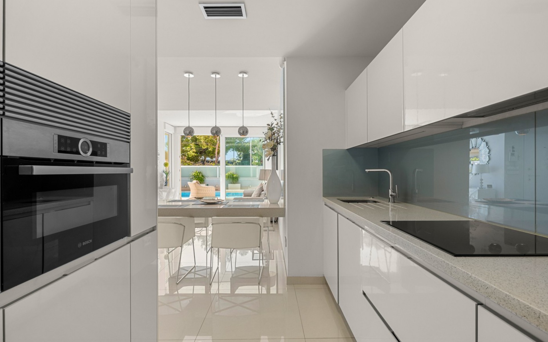 Resale - Villa - Torrevieja