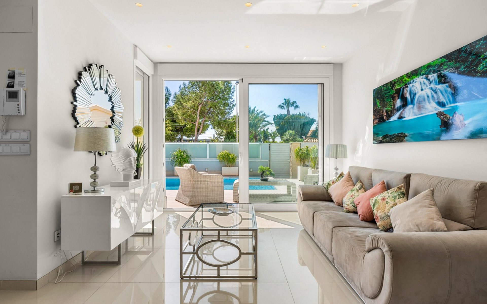 Resale - Villa - Torrevieja