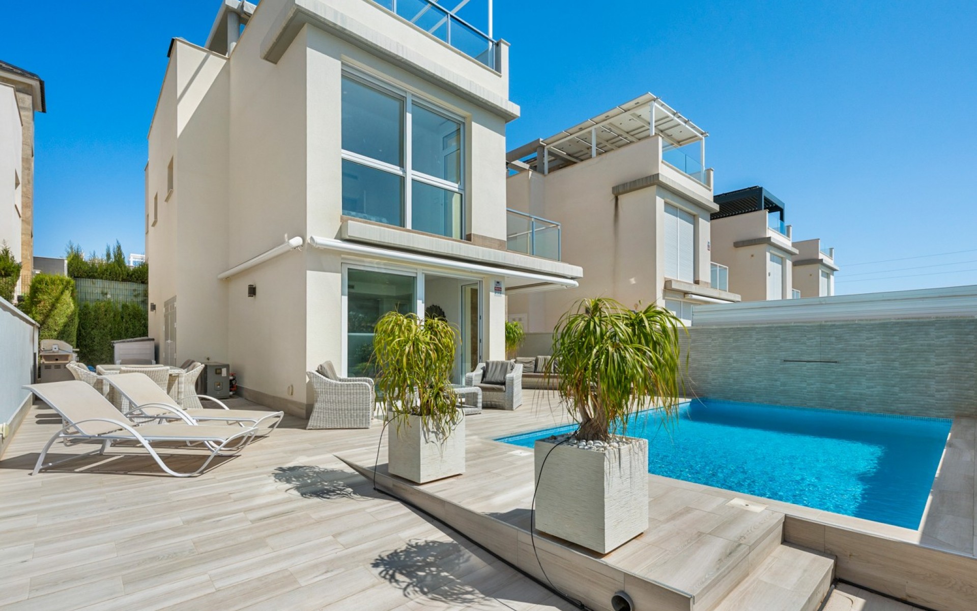 Resale - Villa - Torrevieja