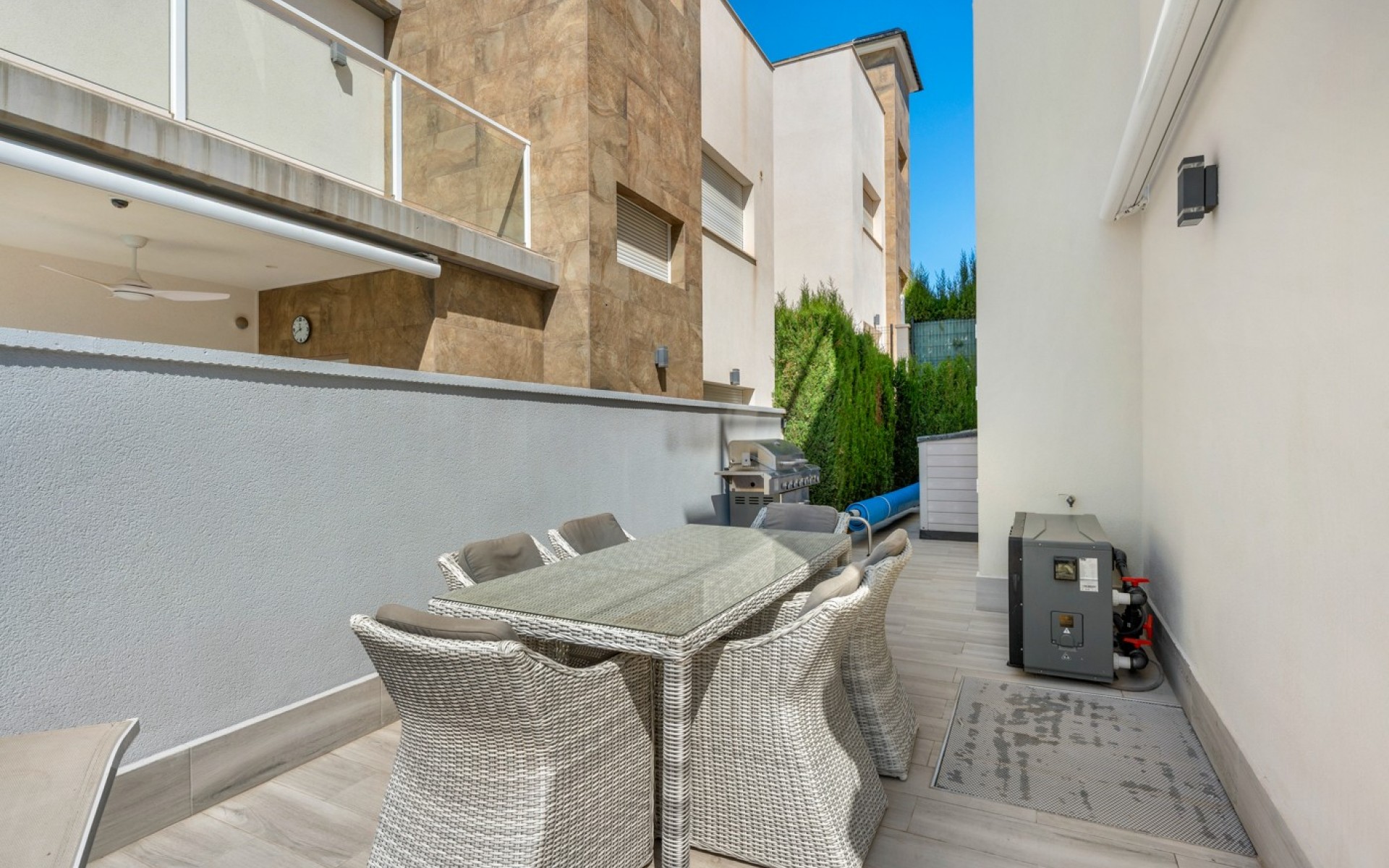 Resale - Villa - Torrevieja