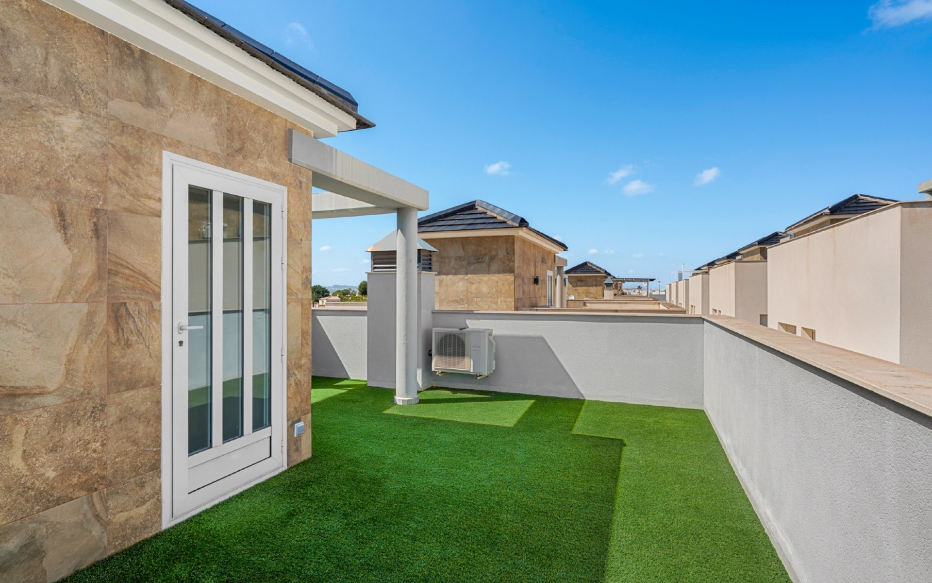 Resale - Villa - Torrevieja