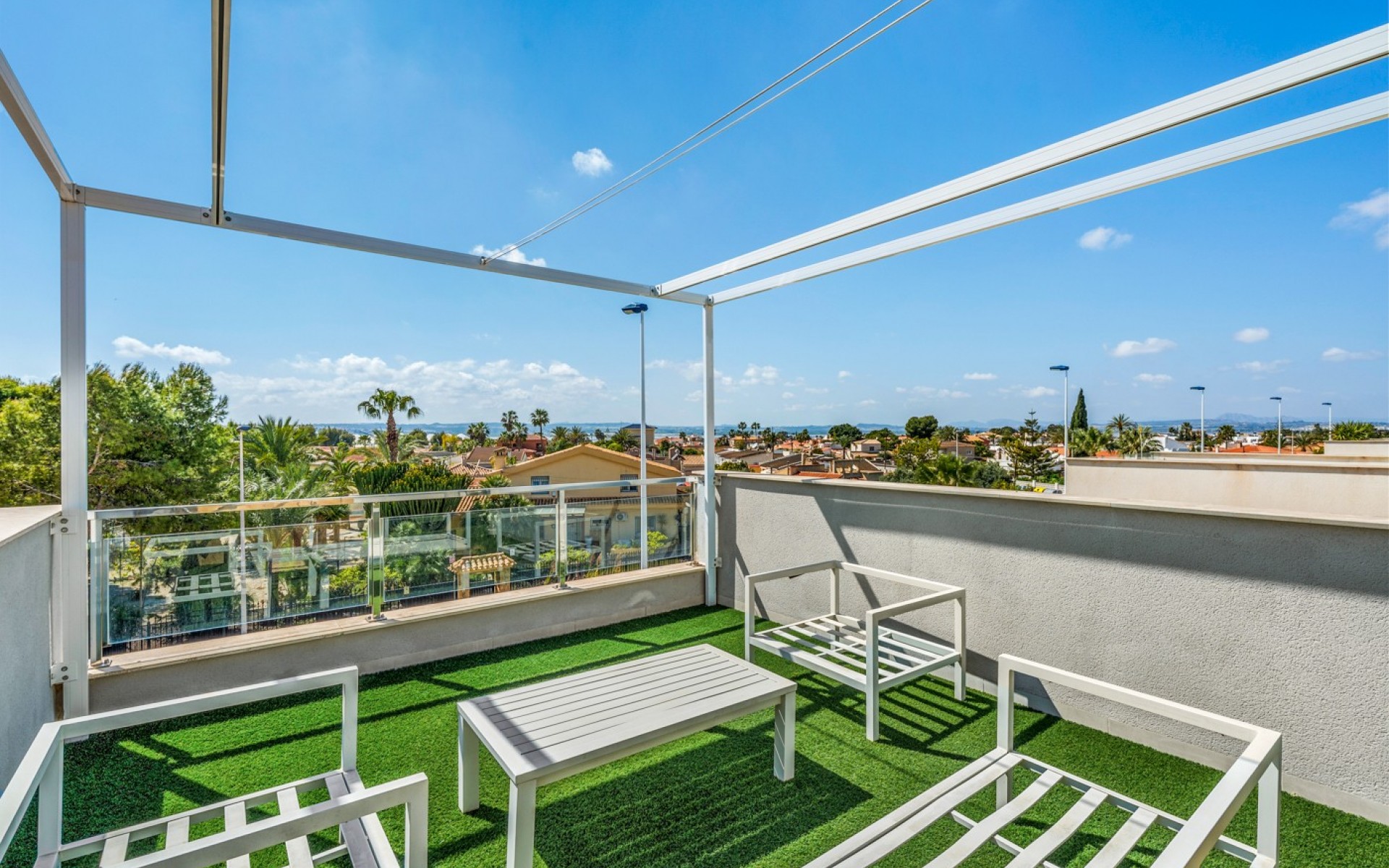 Resale - Villa - Torrevieja